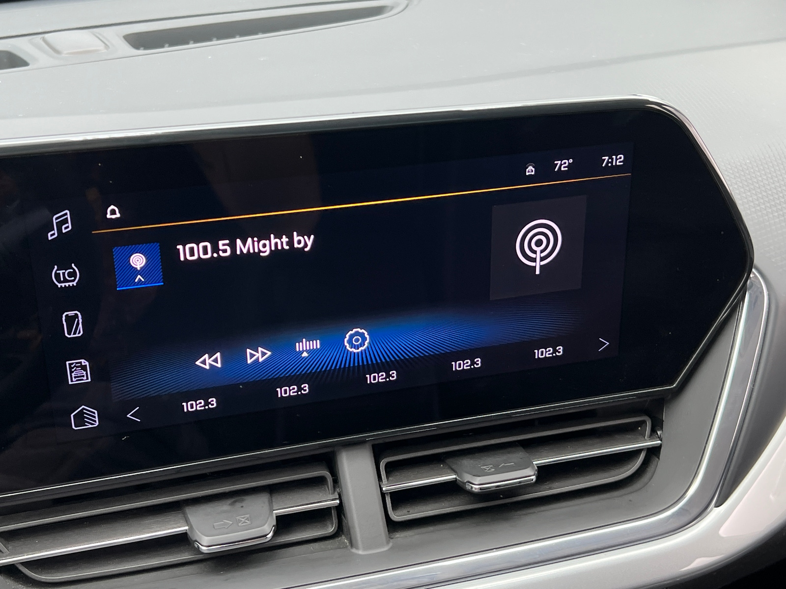 Thumbnail: 2025 Chevrolet Trax - 4