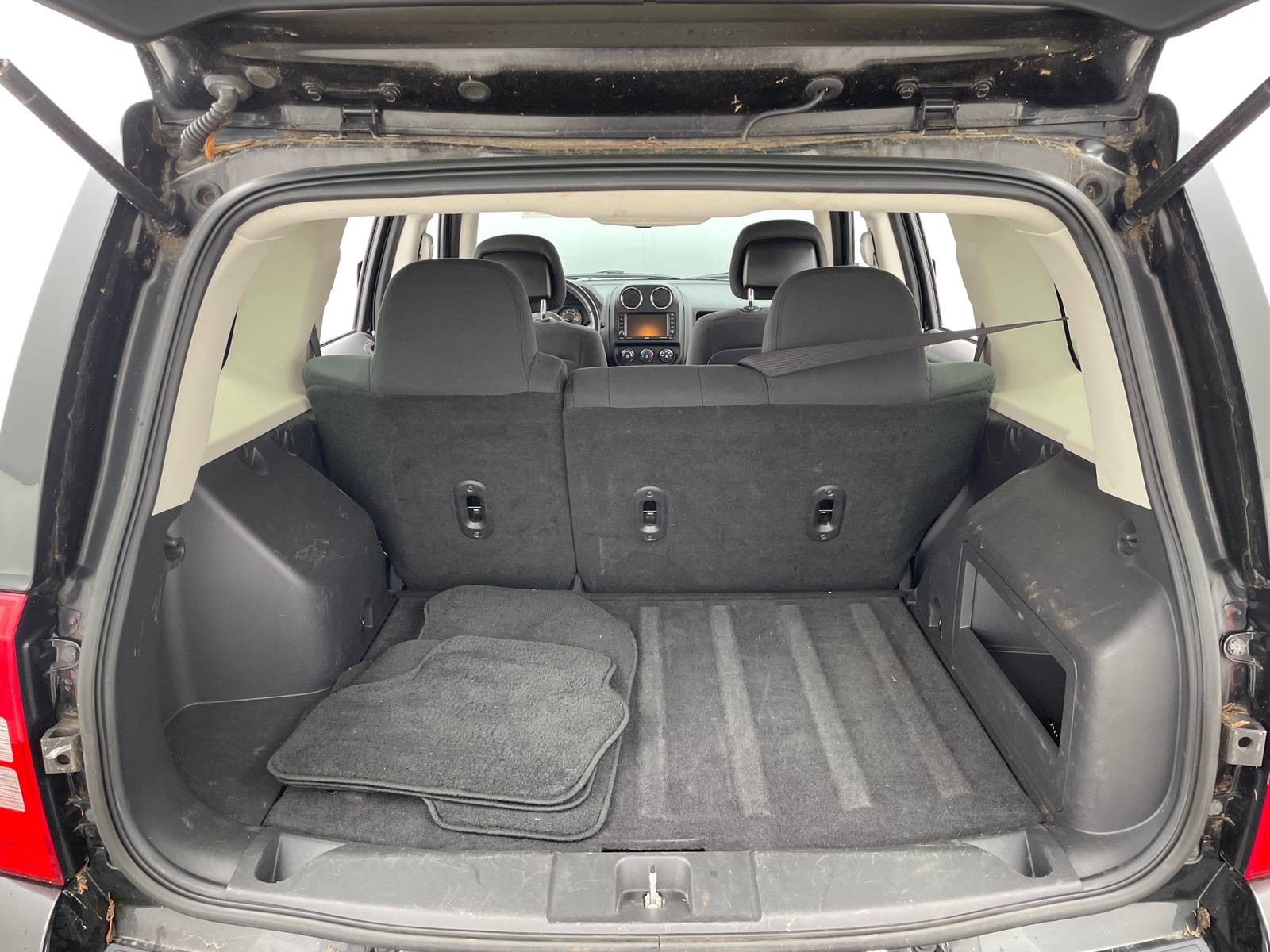 Thumbnail: 2014 Jeep Patriot - 7