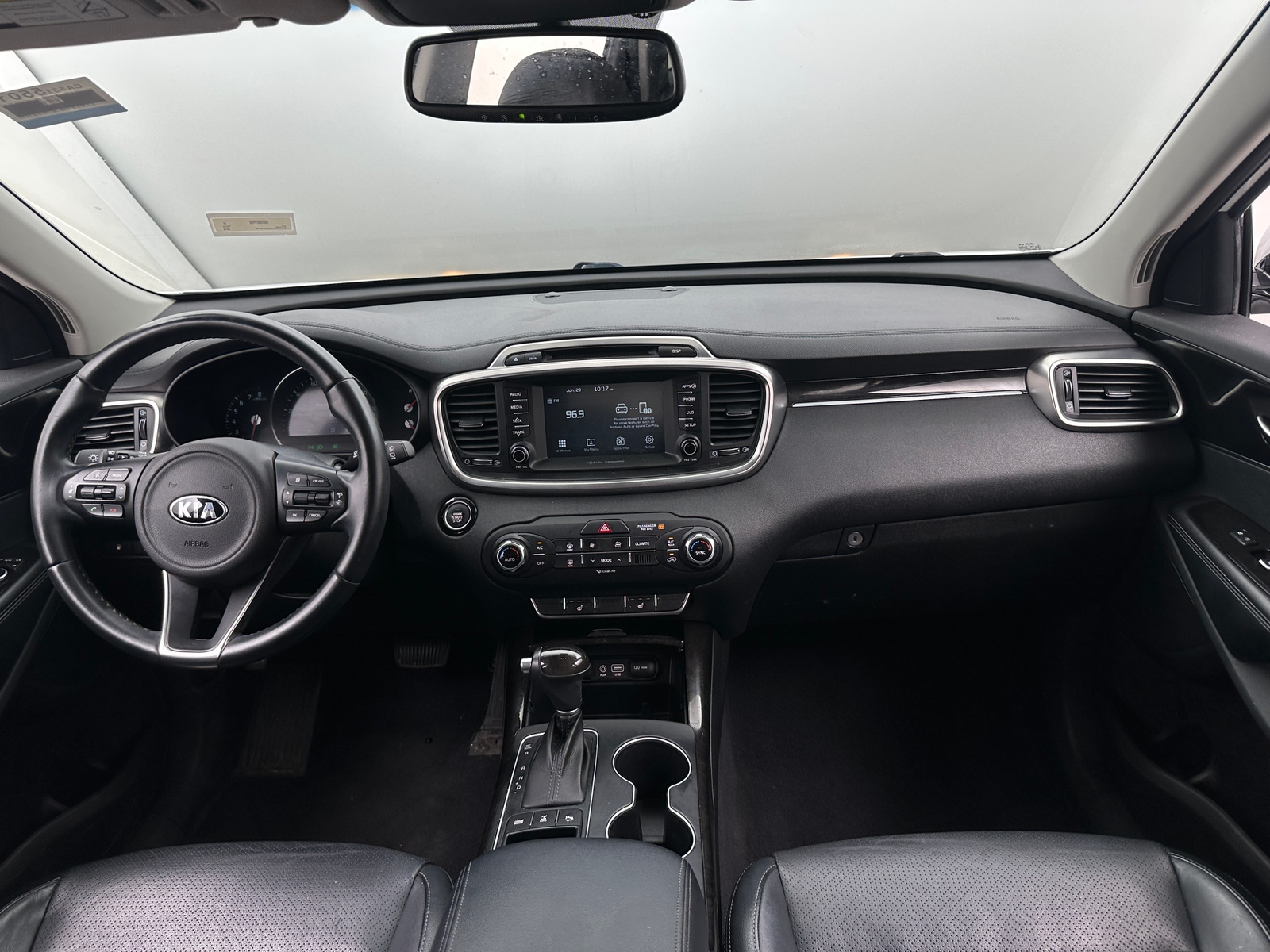Thumbnail: 2018 Kia Sorento - 3