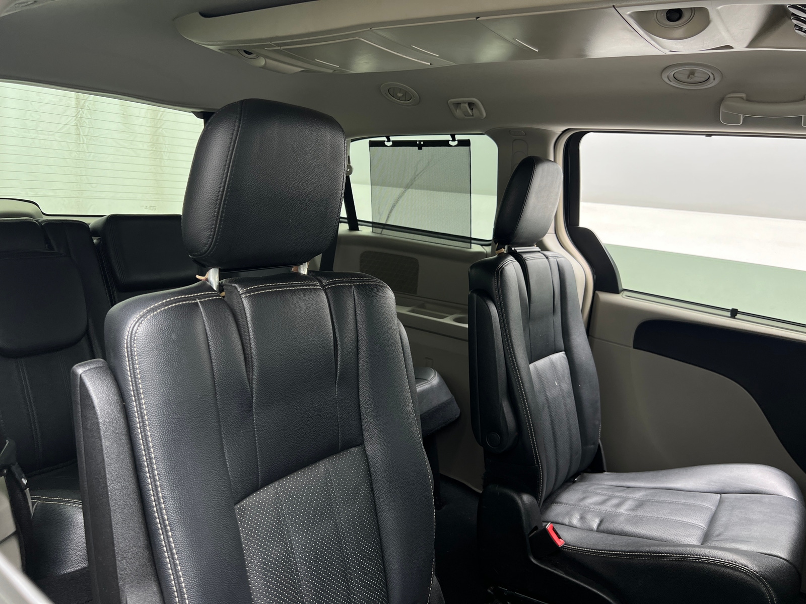 Thumbnail: 2015 Chrysler Town & Country - 5
