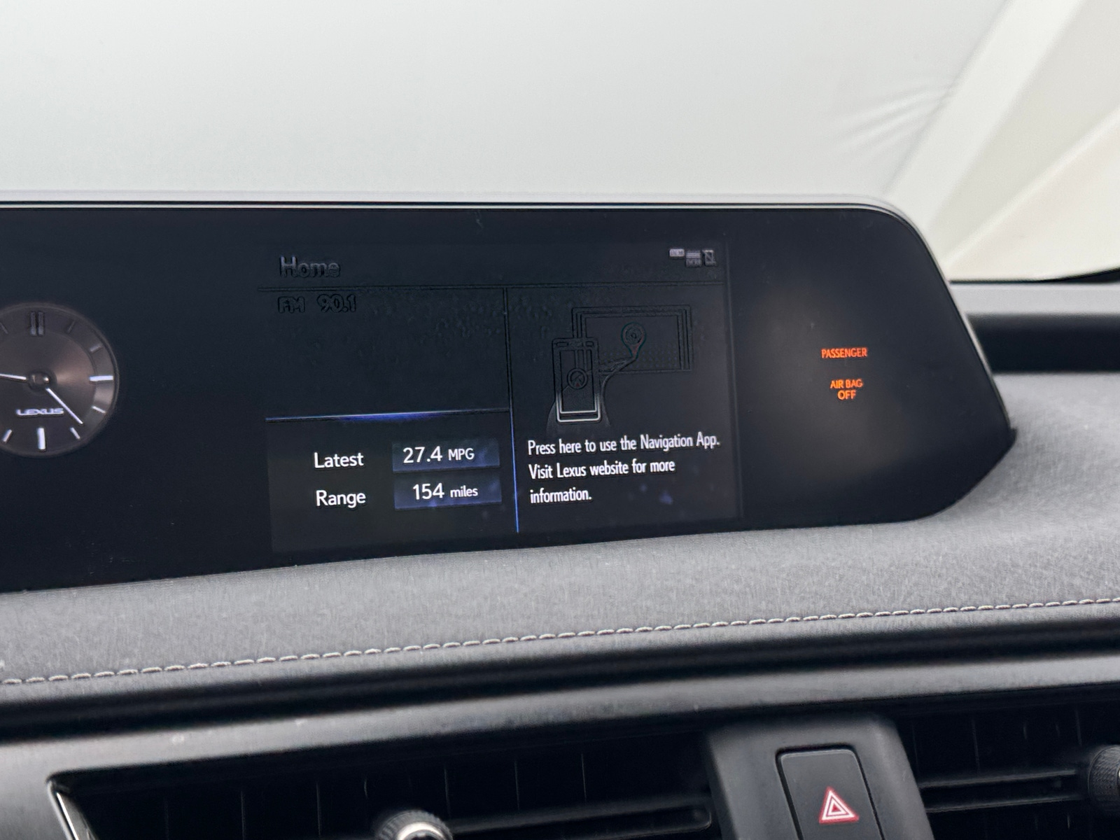 Thumbnail: 2019 Lexus UX - 3
