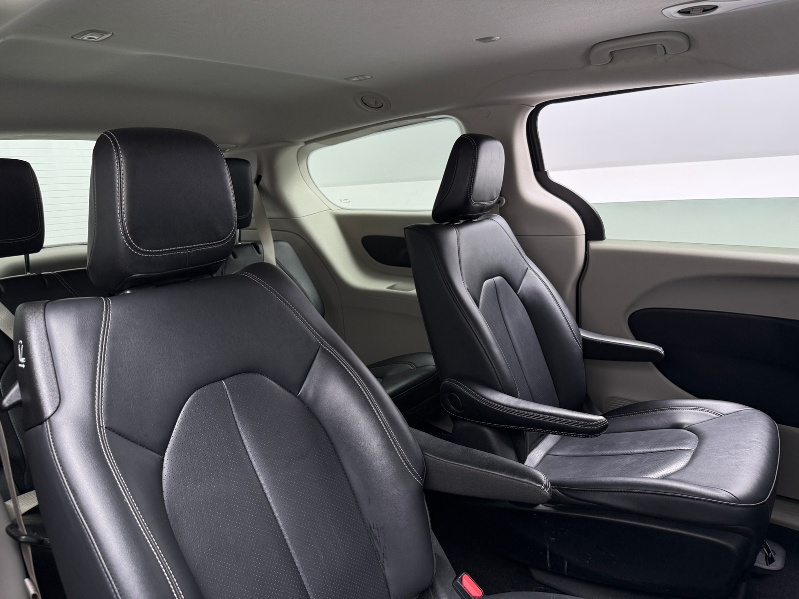 Thumbnail: 2024 Chrysler Pacifica - 5