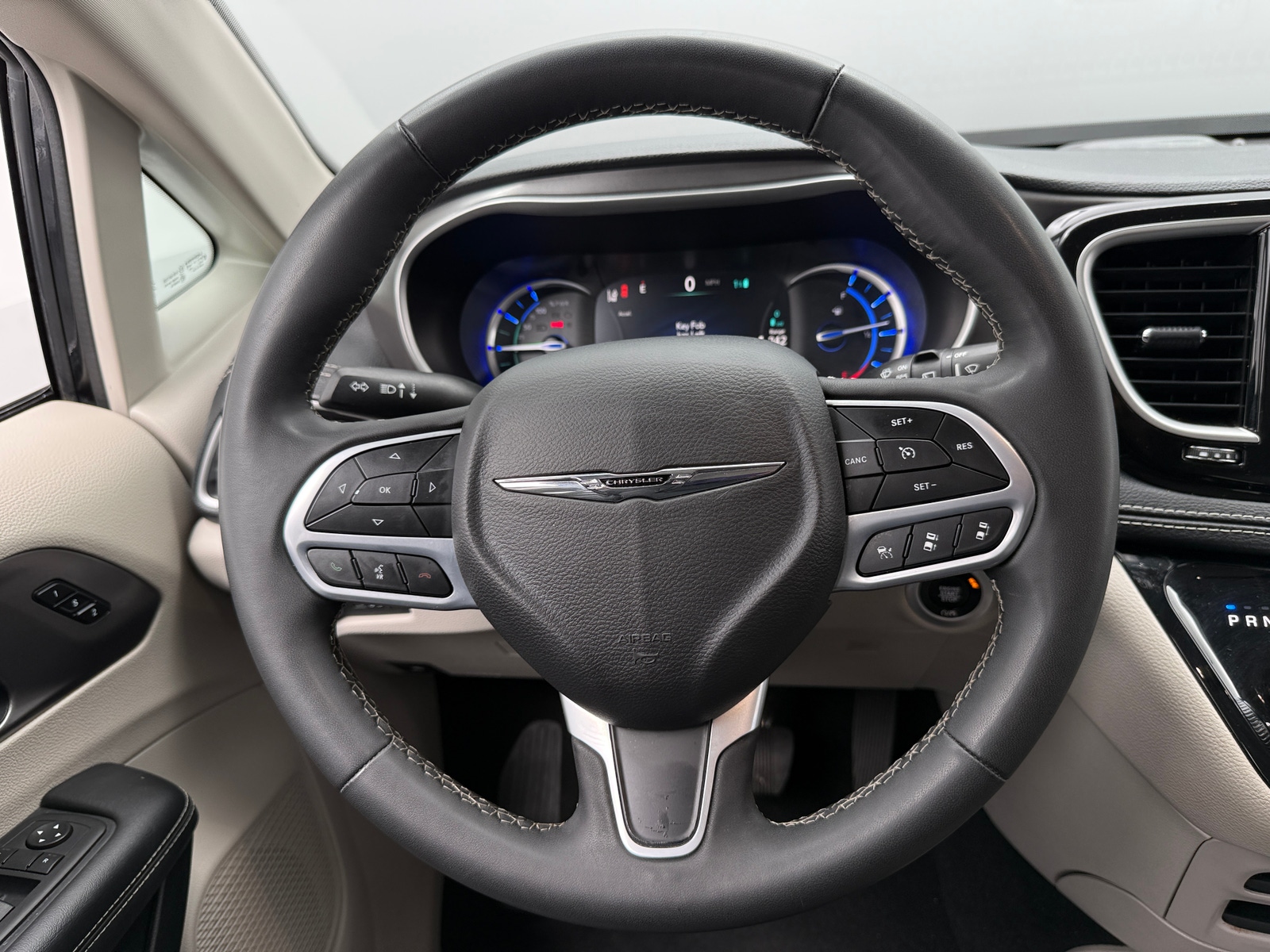 Thumbnail: 2024 Chrysler Pacifica - 4