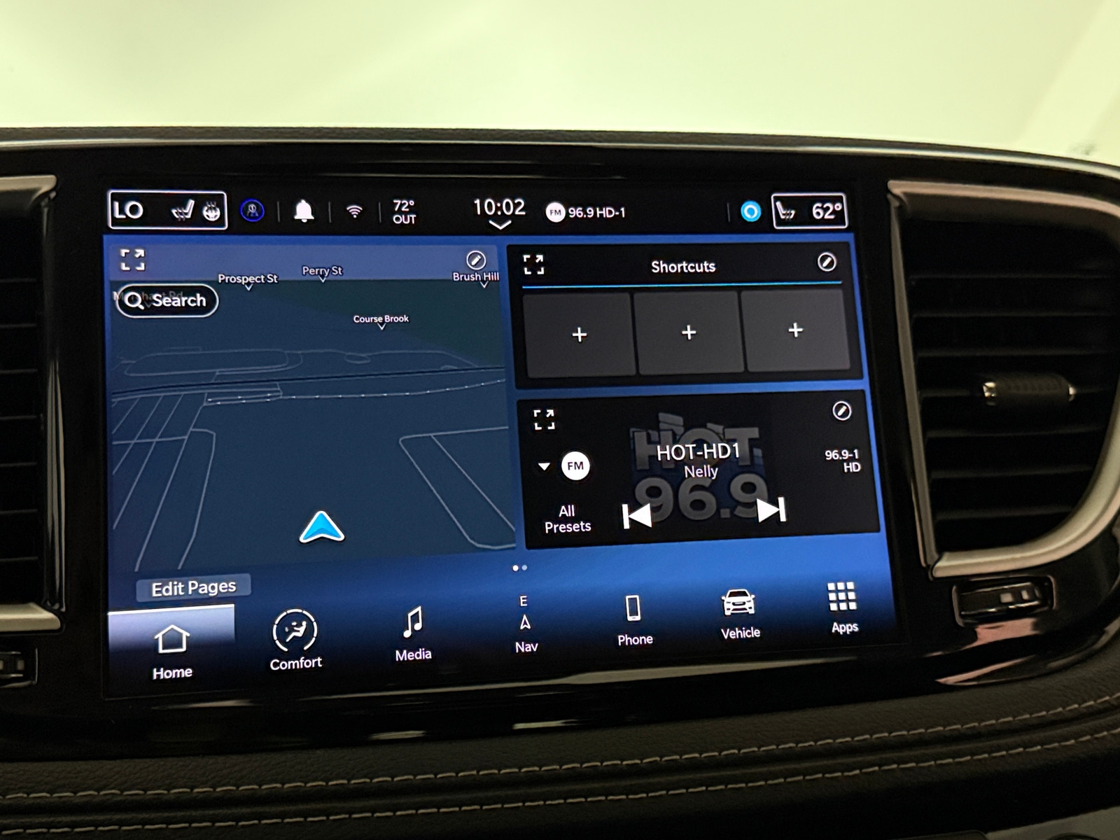 Thumbnail: 2024 Chrysler Pacifica - 3