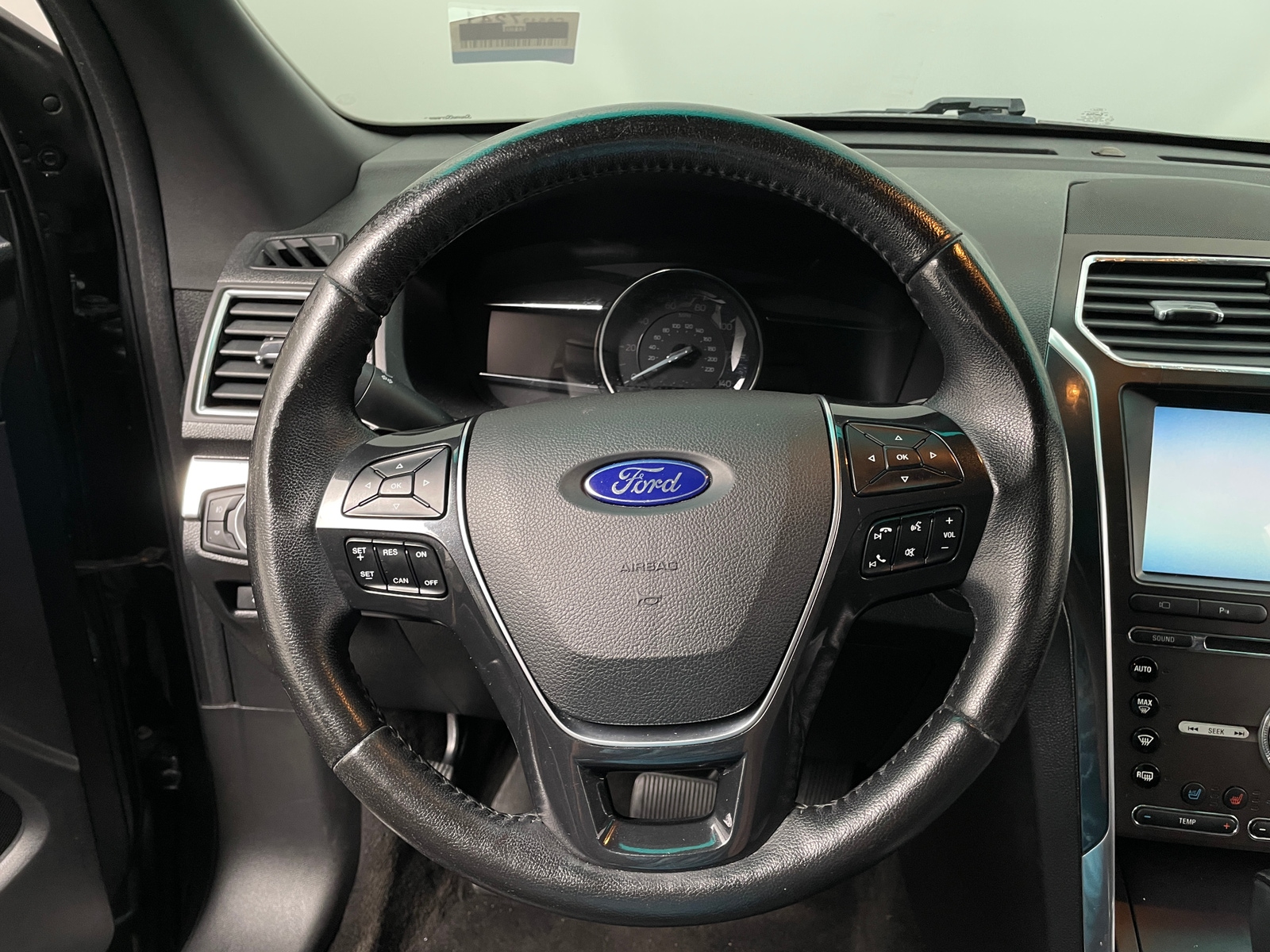 Thumbnail: 2016 Ford Explorer - 4