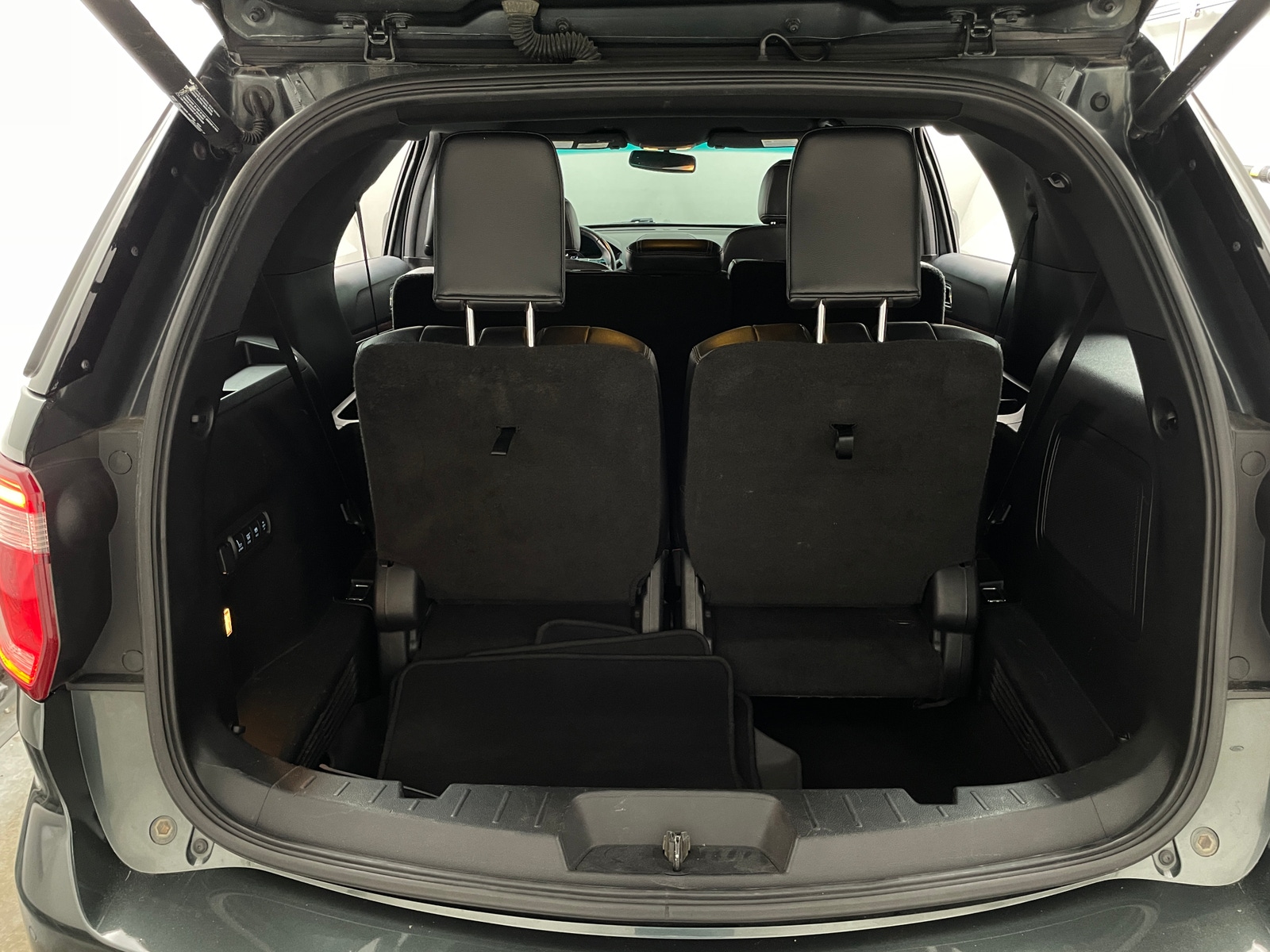 Thumbnail: 2016 Ford Explorer - 6