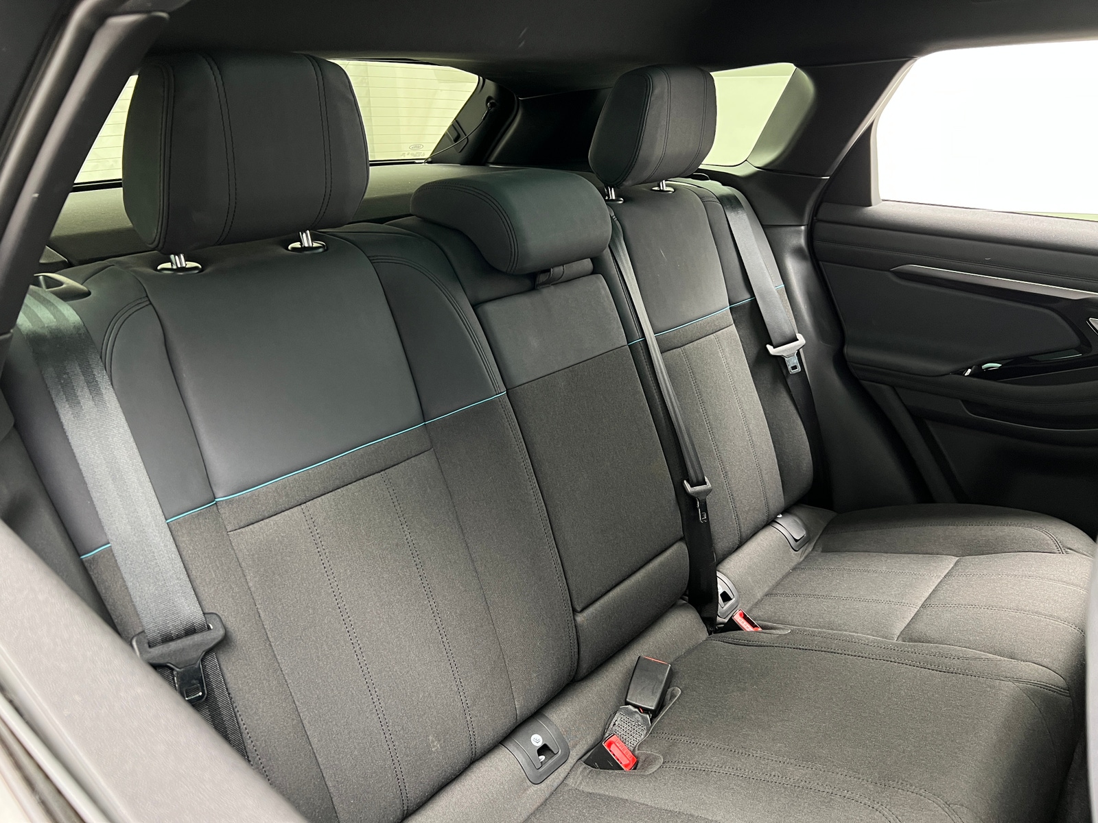Thumbnail: 2020 Land Rover Range Rover Evoque - 6