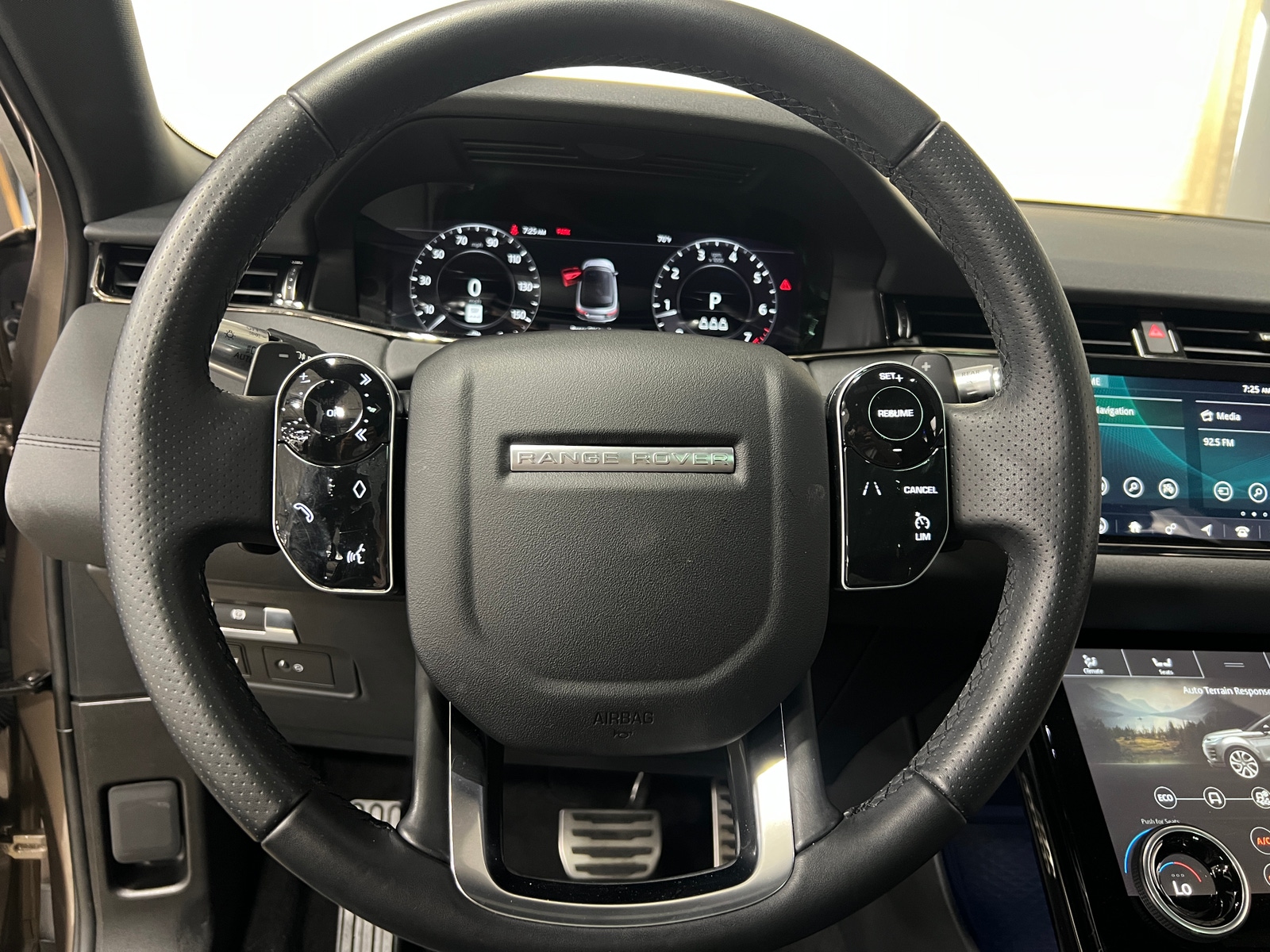 Thumbnail: 2020 Land Rover Range Rover Evoque - 5