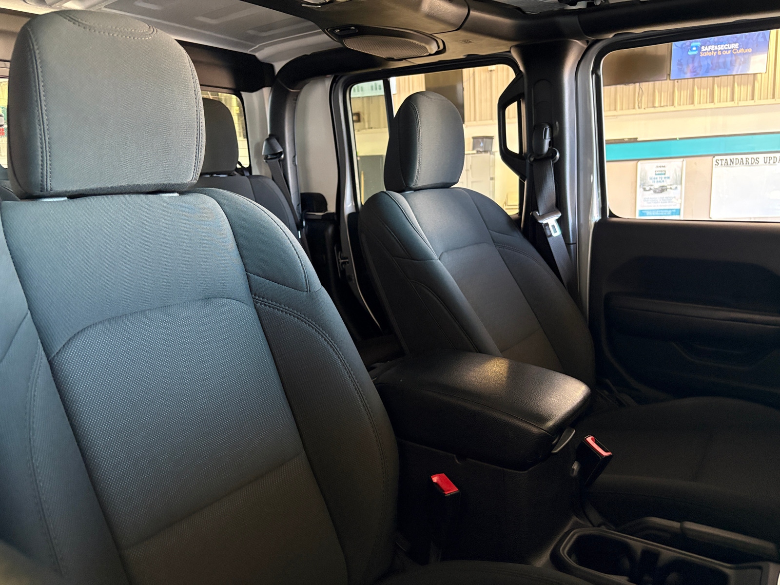 Thumbnail: 2020 Jeep Gladiator - 2