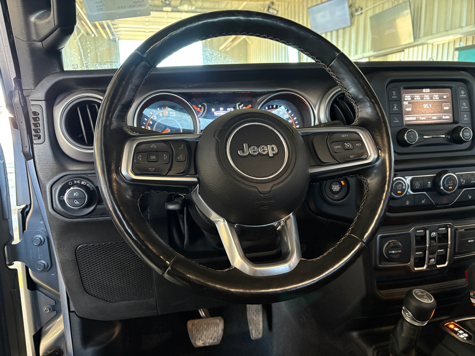 Thumbnail: 2020 Jeep Gladiator - 5