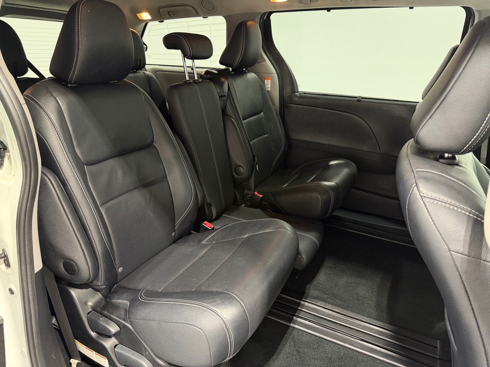 Thumbnail: 2015 Toyota Sienna - 5