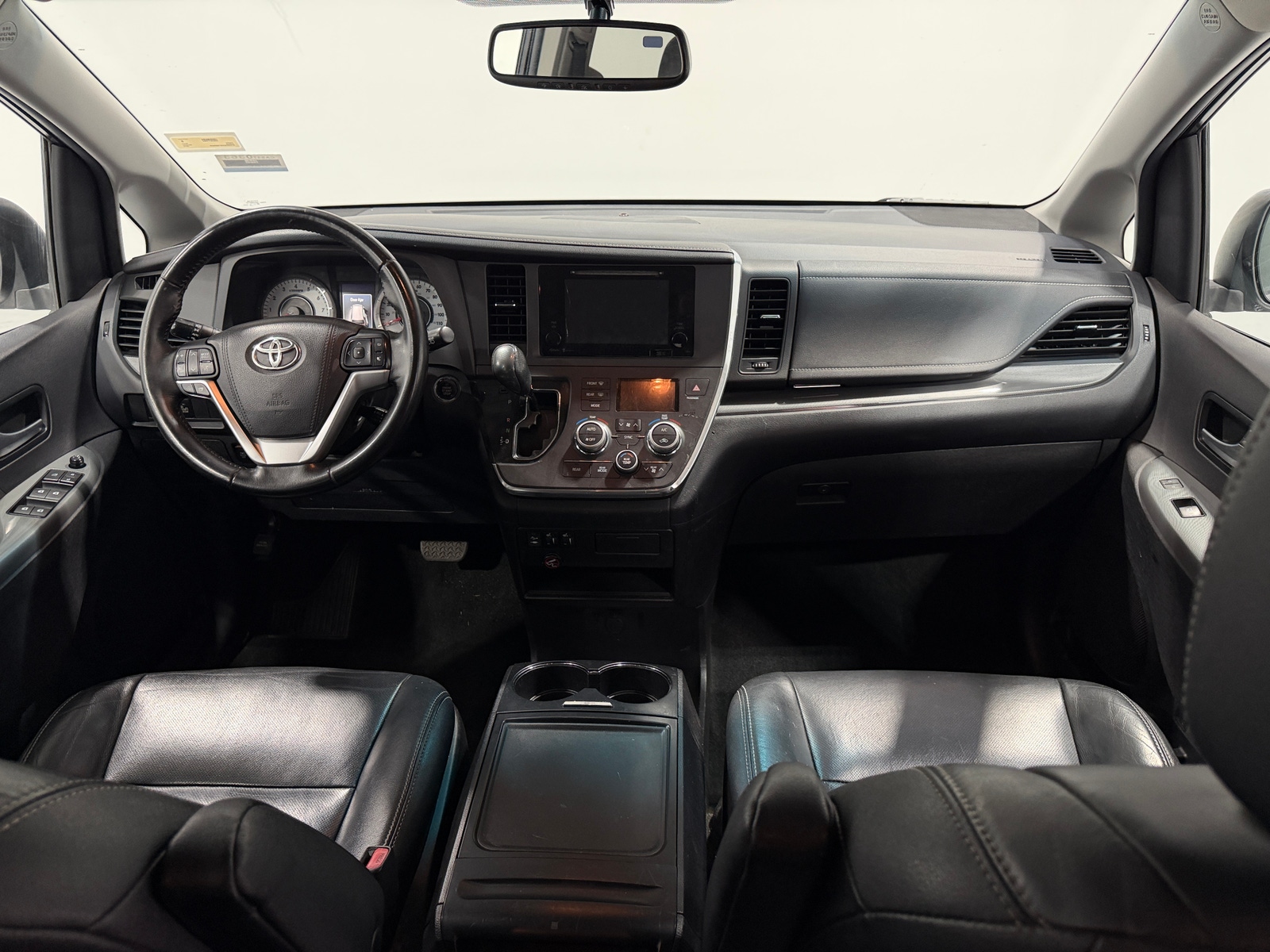 Thumbnail: 2015 Toyota Sienna - 2