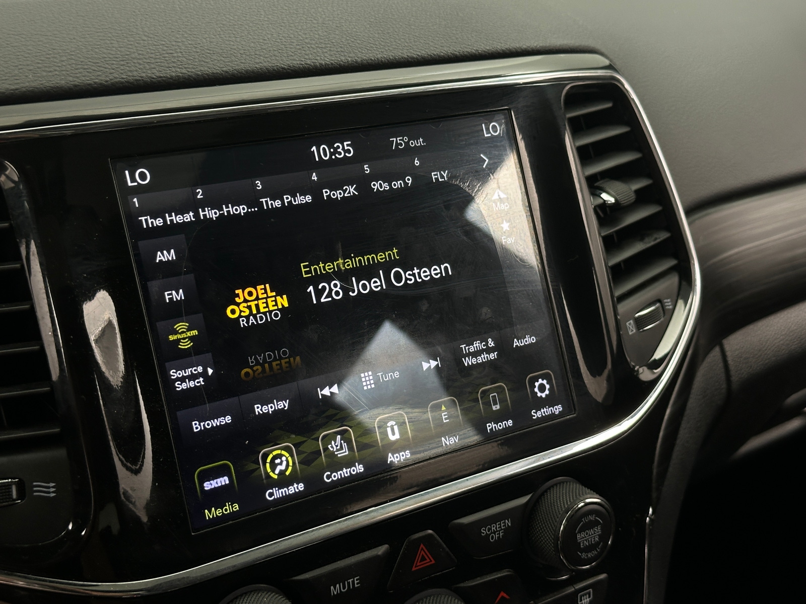 Thumbnail: 2021 Jeep Grand Cherokee - 3