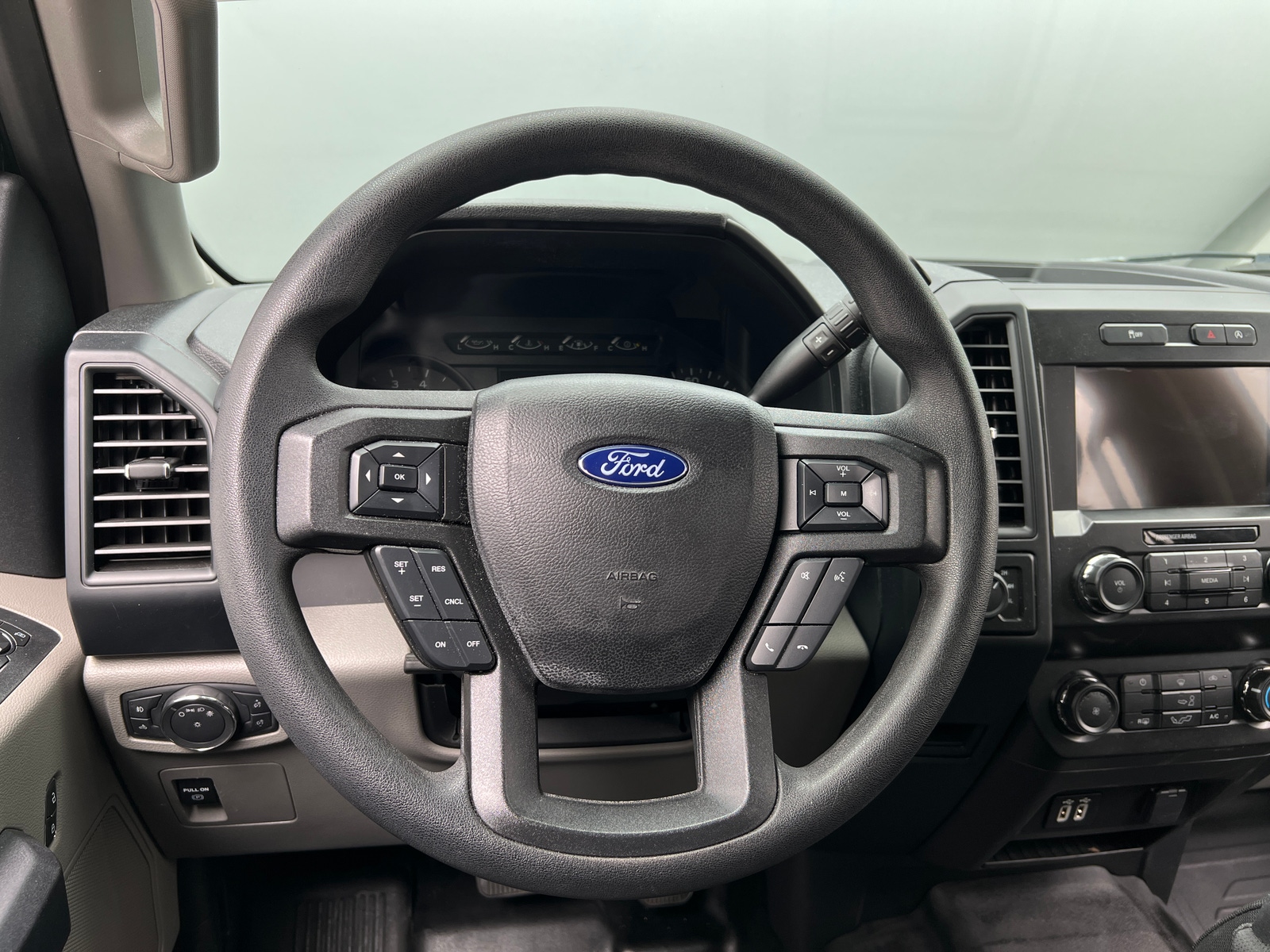Thumbnail: 2019 Ford Econoline - 5