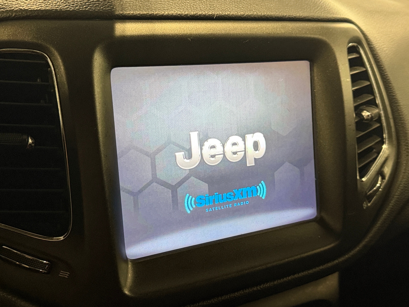 Thumbnail: 2020 Jeep Compass - 3