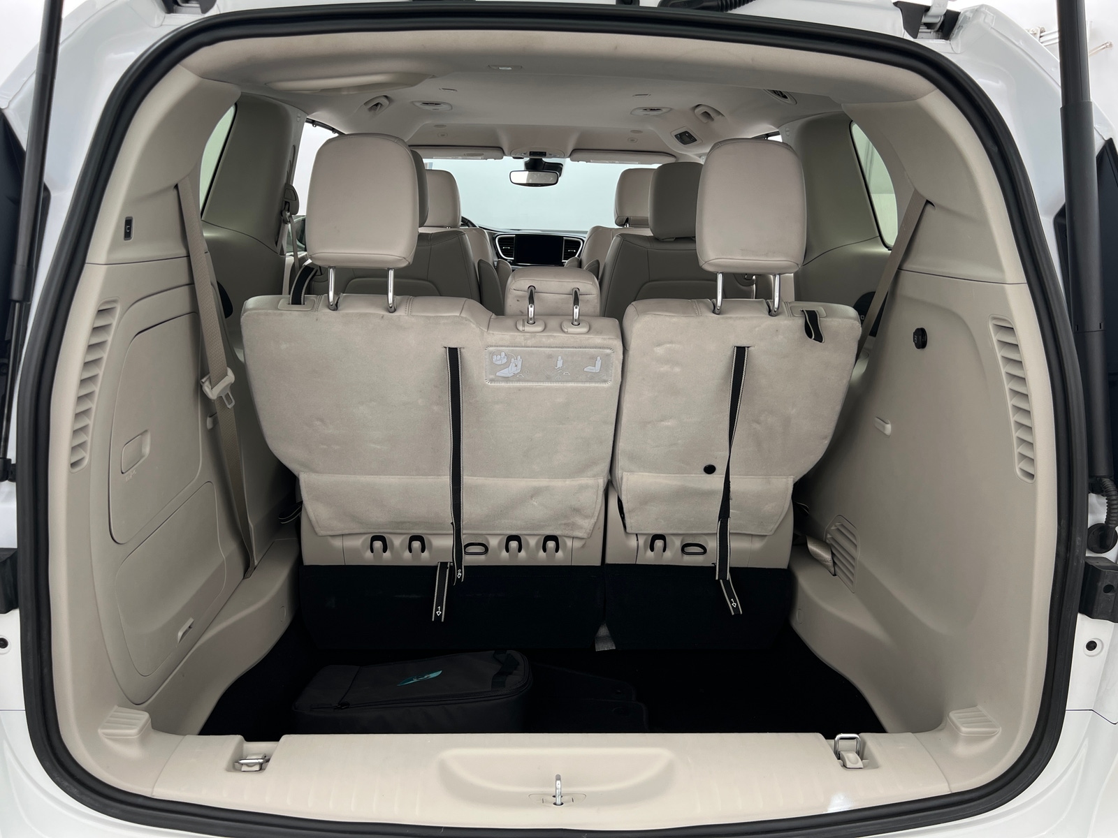 Thumbnail: 2021 Chrysler Pacifica - 6