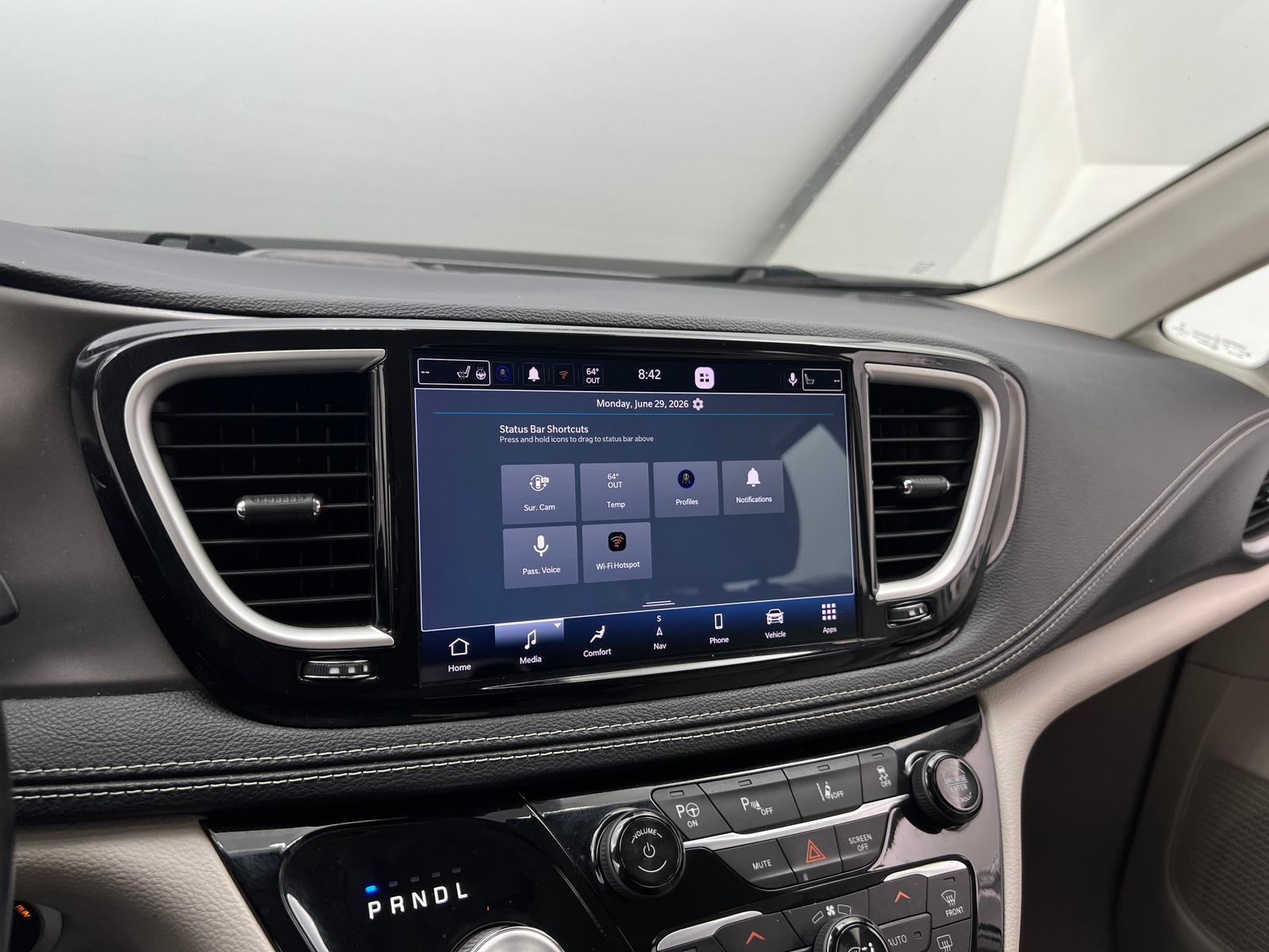 Thumbnail: 2021 Chrysler Pacifica - 3