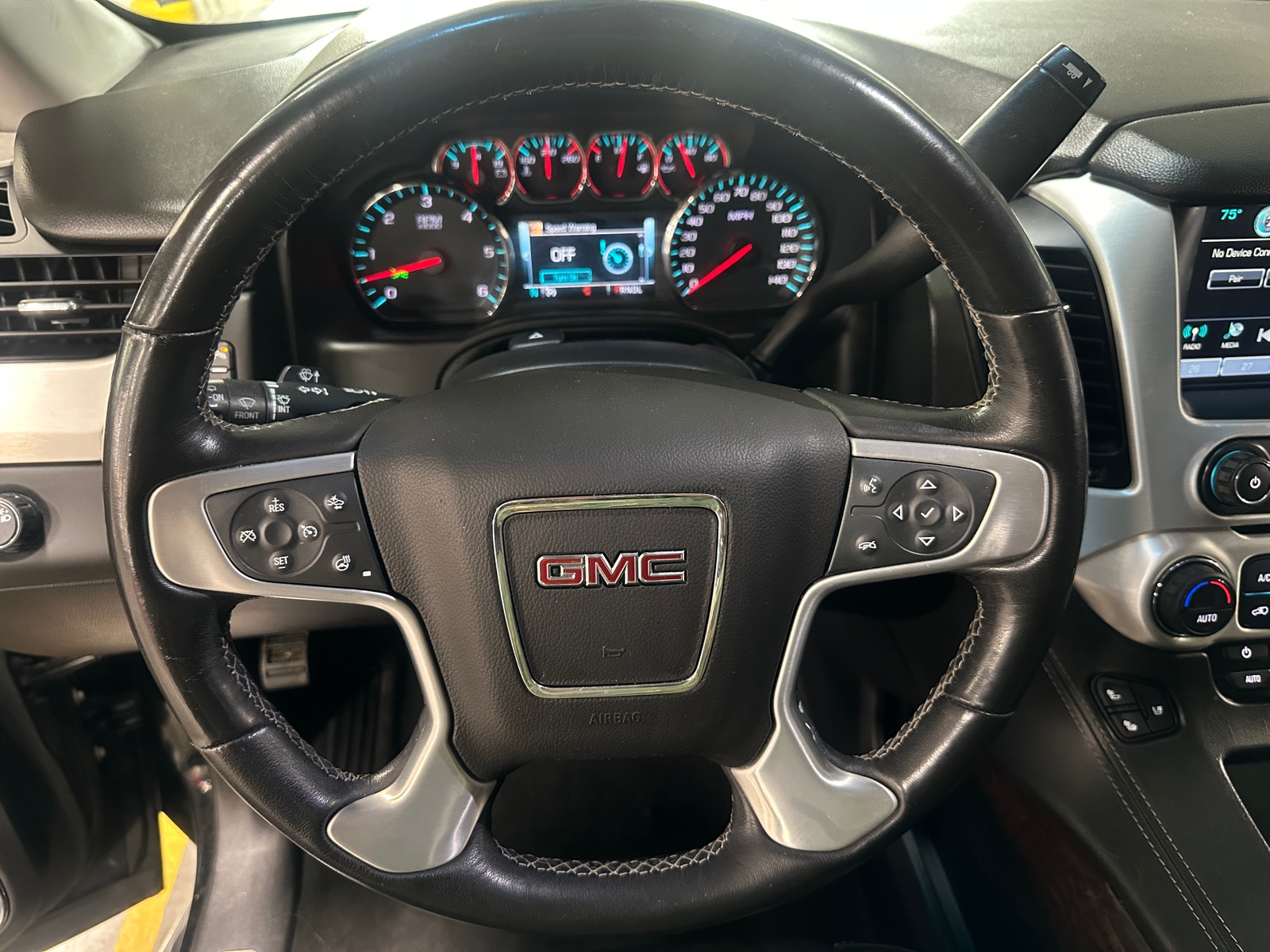 Thumbnail: 2019 GMC Yukon XL - 4