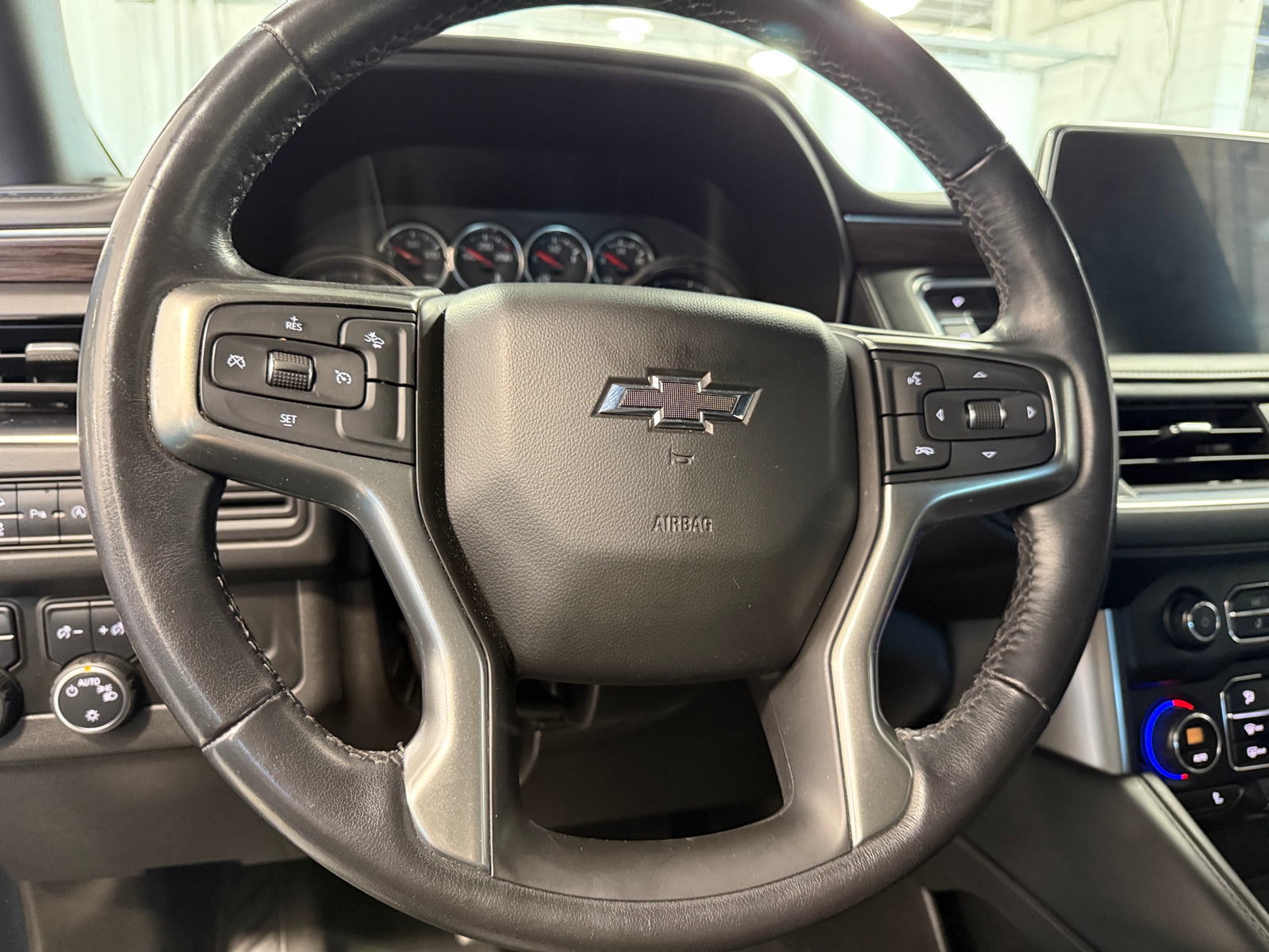 Thumbnail: 2021 Chevrolet Tahoe - 4