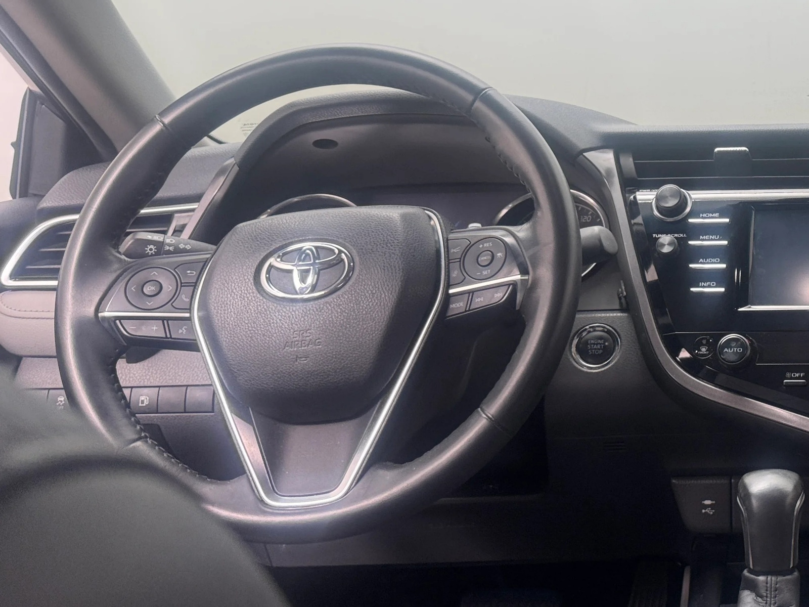Thumbnail: 2018 Toyota Camry - 4