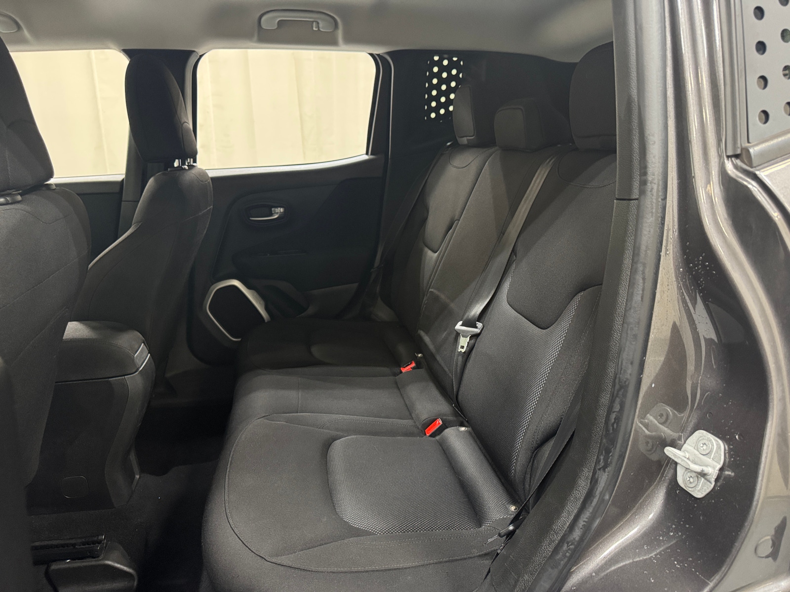 Thumbnail: 2018 Jeep Renegade - 6