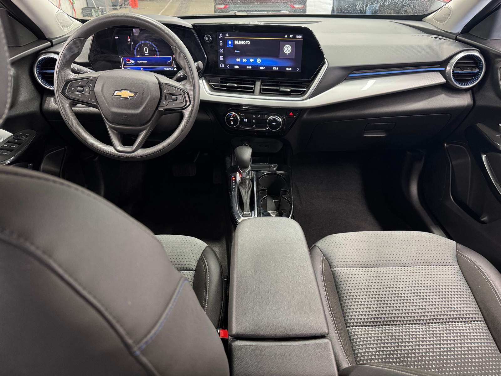 Thumbnail: 2025 Chevrolet Trax - 3