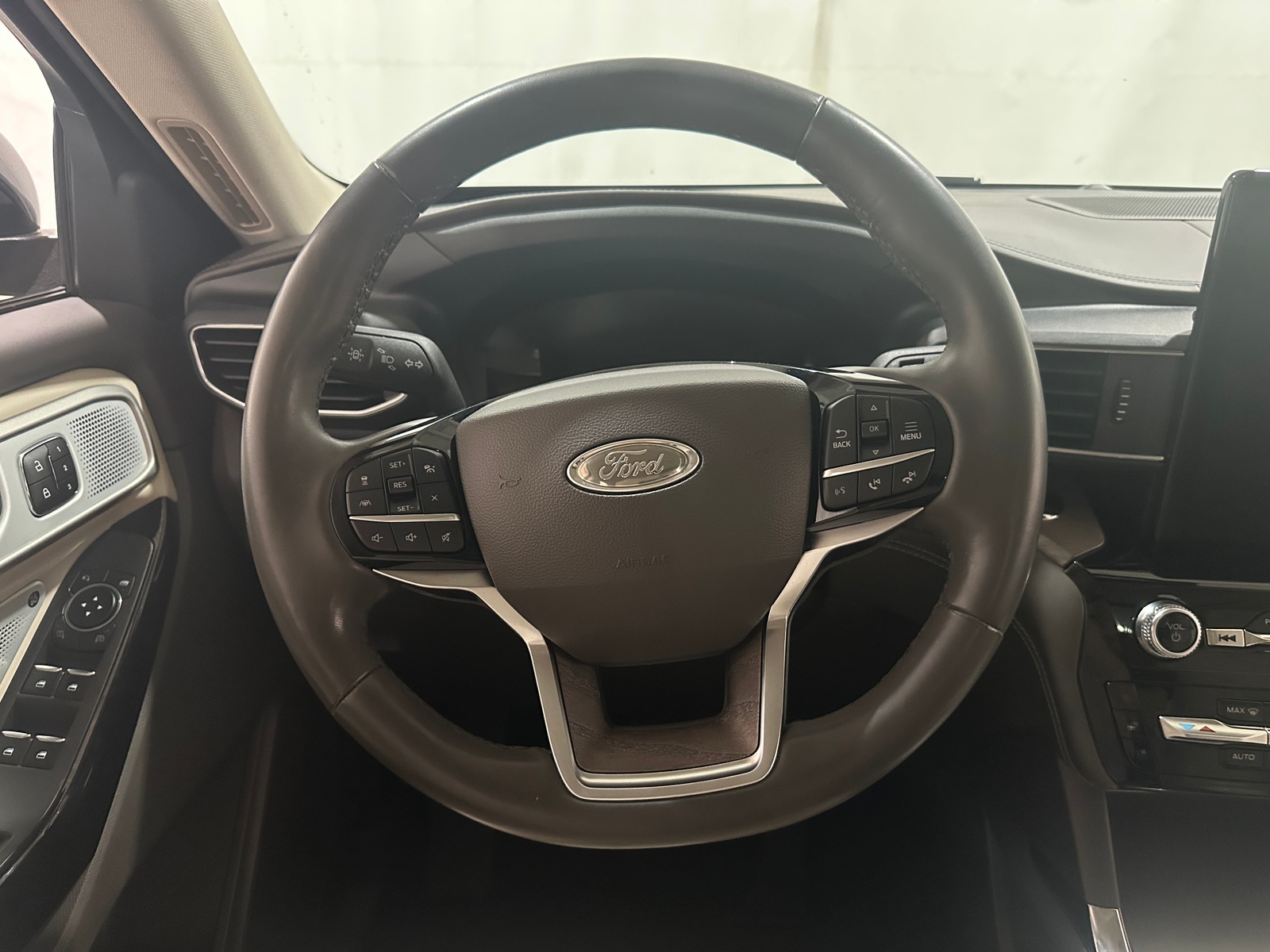 Thumbnail: 2023 Ford Explorer - 4