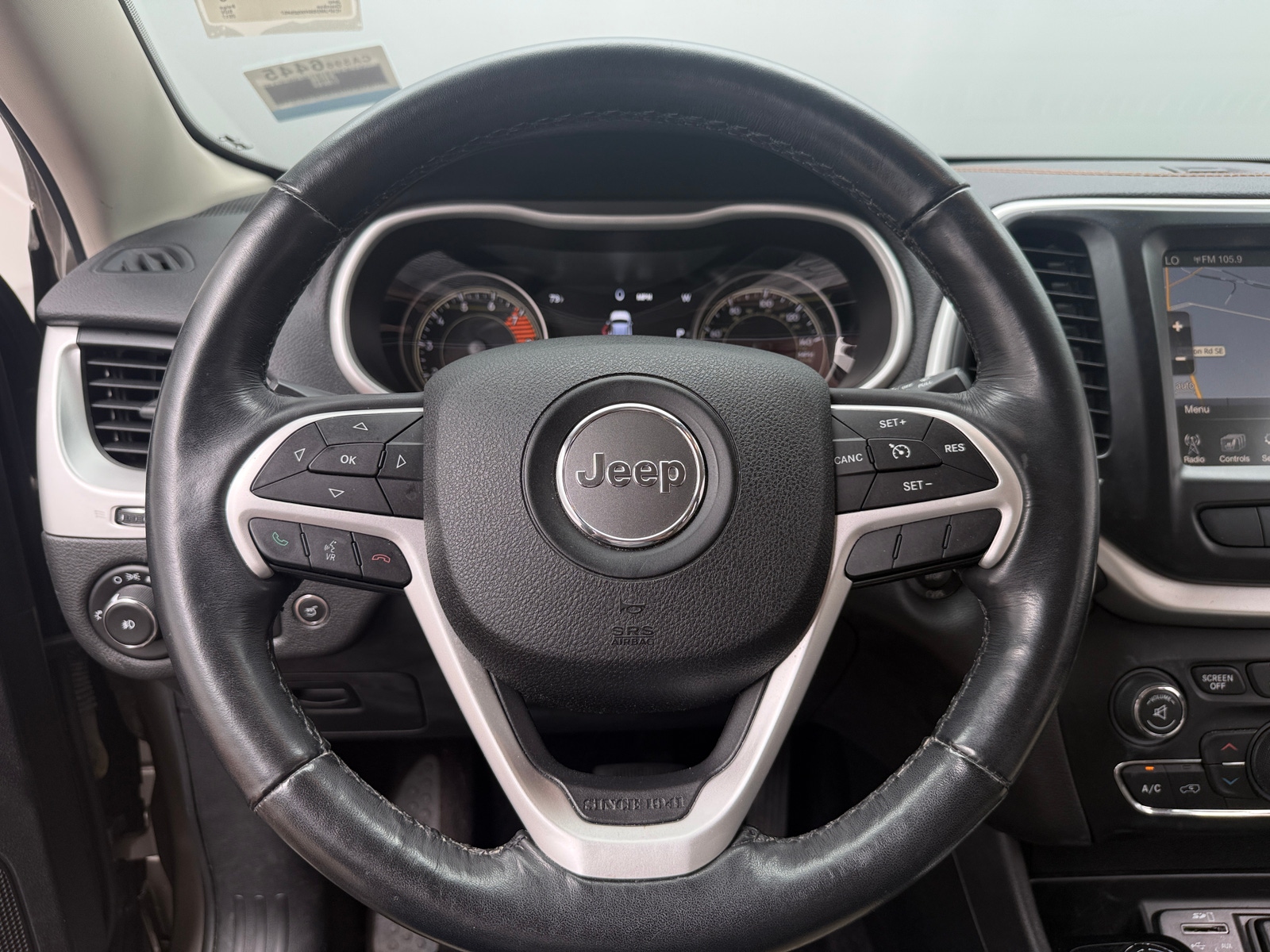 Thumbnail: 2017 Jeep Cherokee - 4