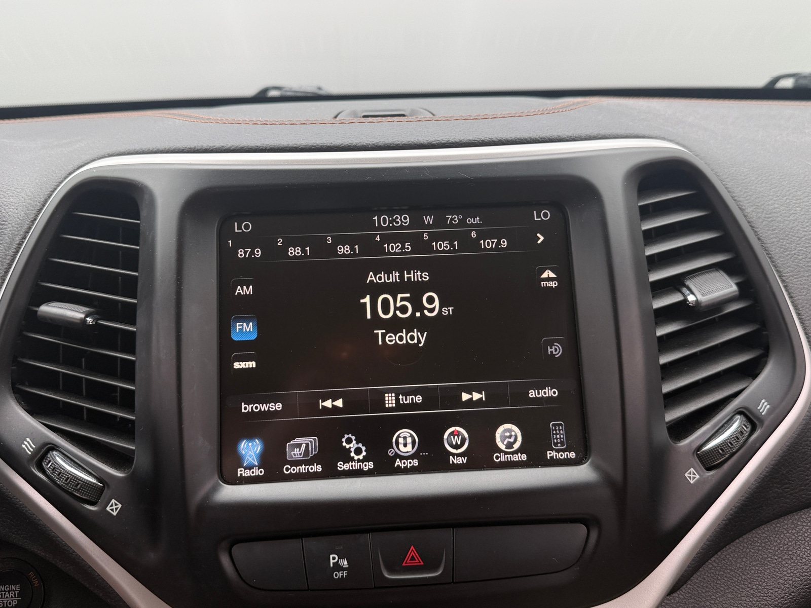 Thumbnail: 2017 Jeep Cherokee - 3