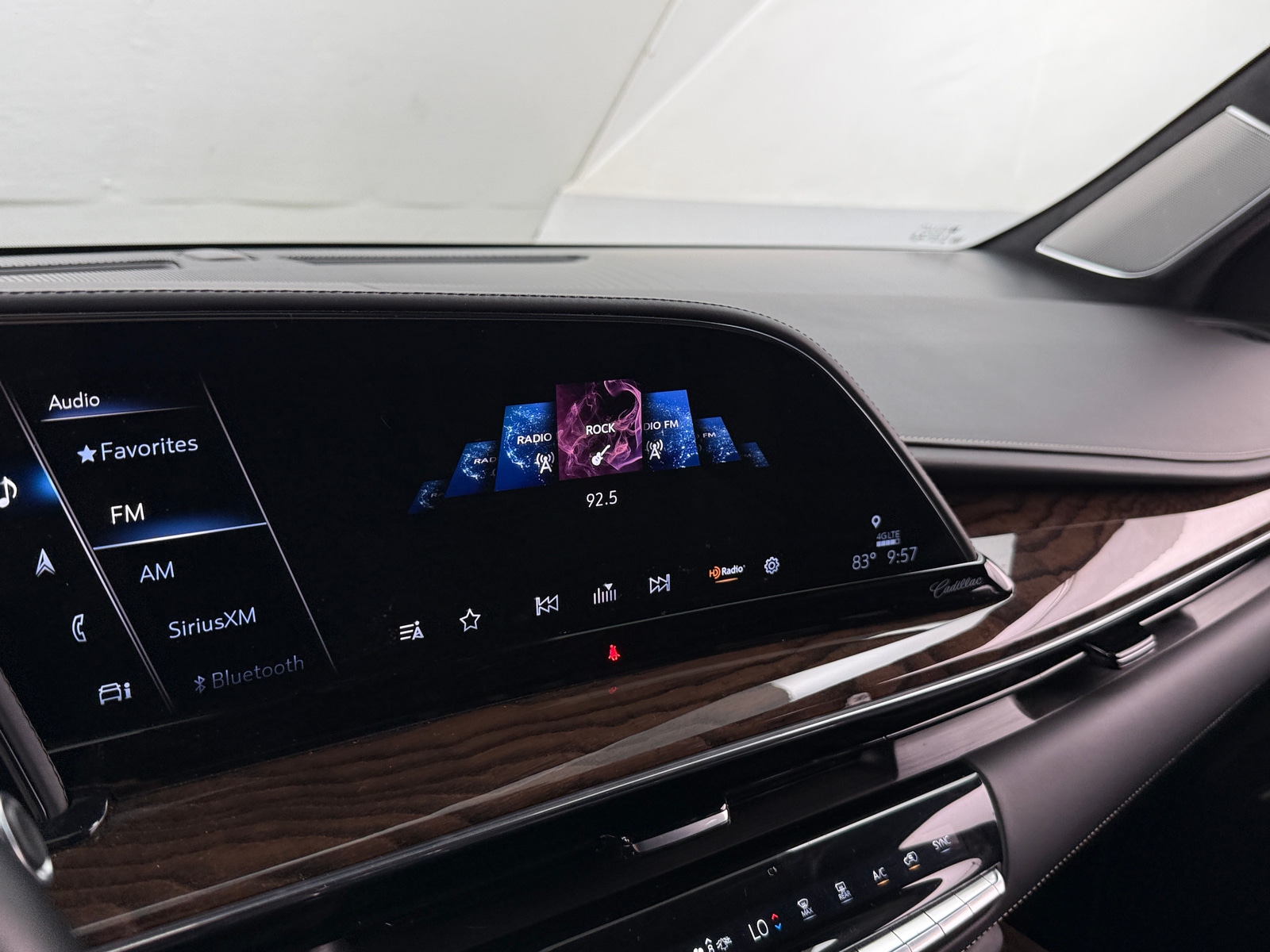 Thumbnail: 2021 Cadillac Escalade - 3