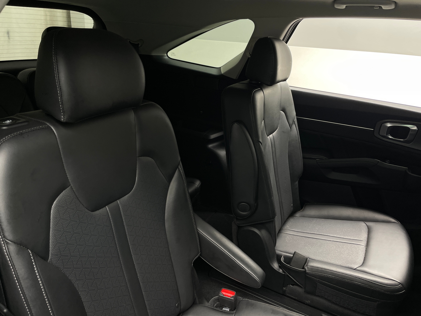 Thumbnail: 2023 Kia Sorento - 5
