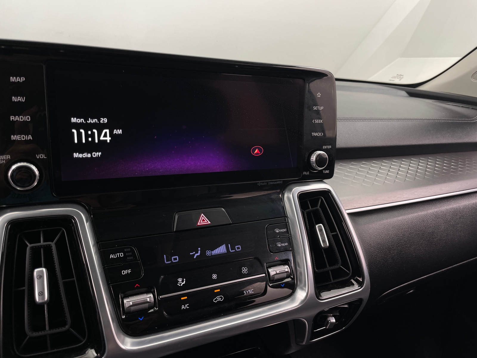 Thumbnail: 2023 Kia Sorento - 3