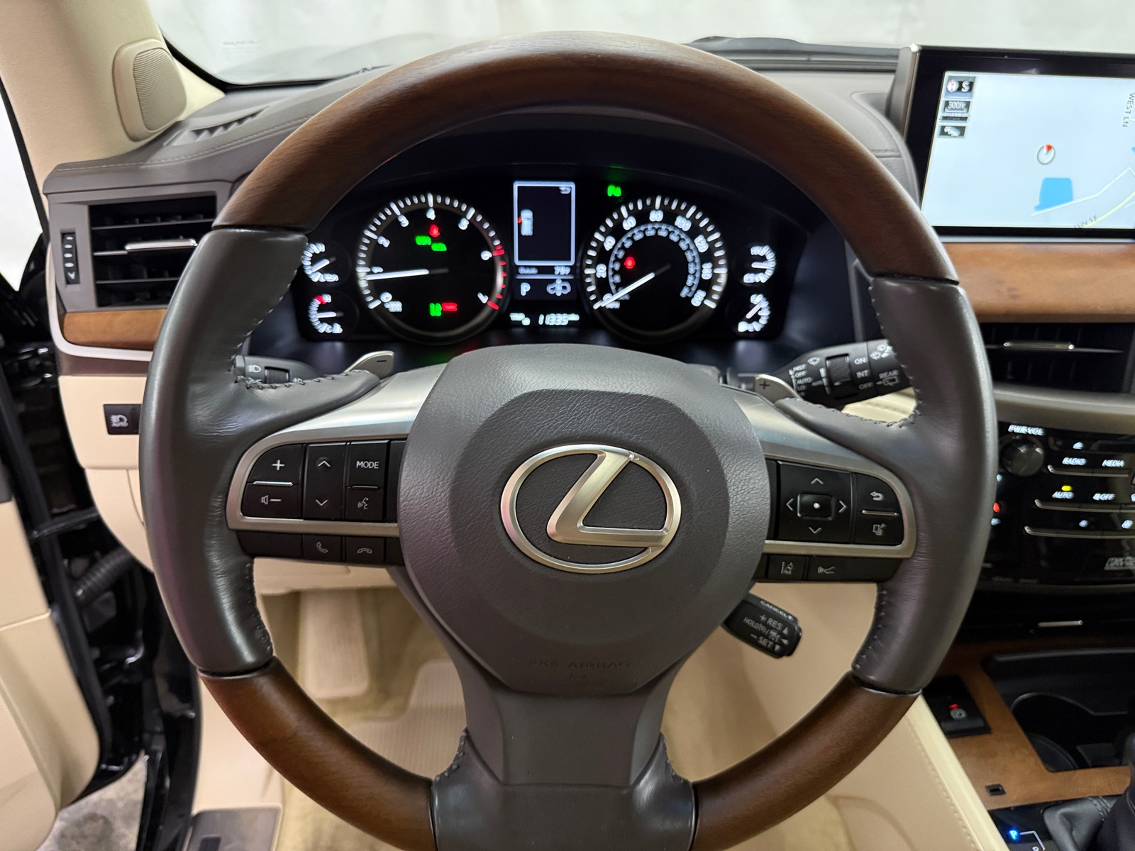 Thumbnail: 2020 Lexus LX - 4