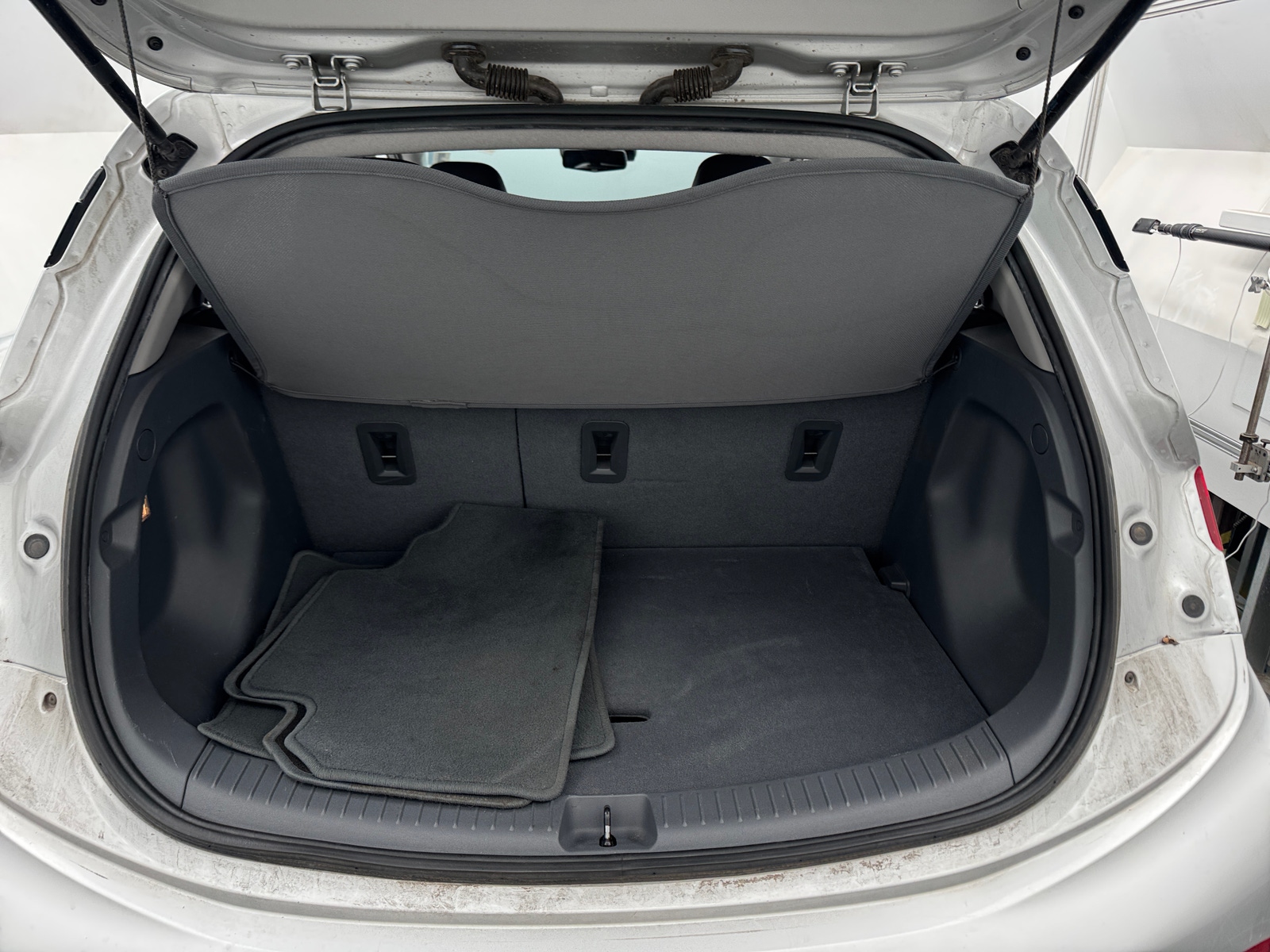 Thumbnail: 2017 Chevrolet Bolt EV - 6
