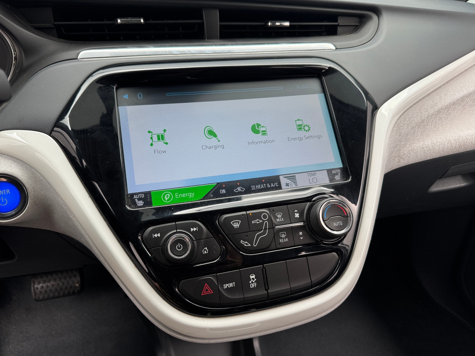 Thumbnail: 2017 Chevrolet Bolt EV - 3