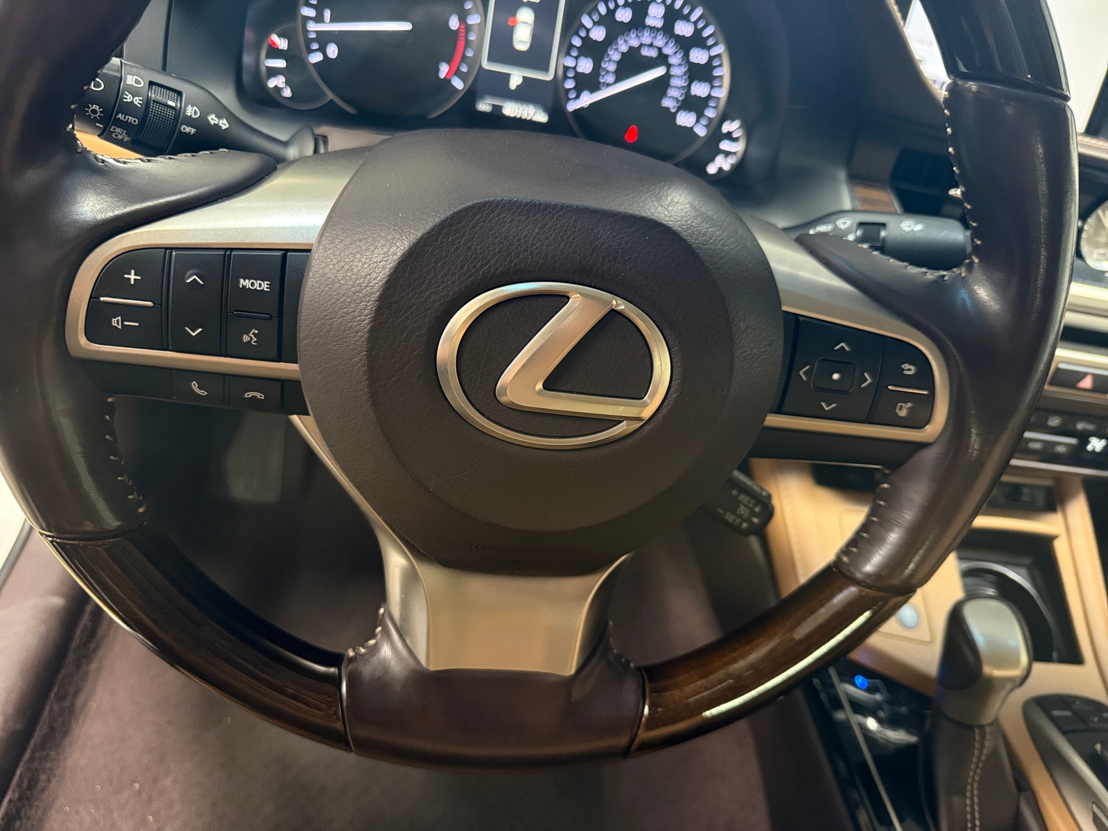 Thumbnail: 2016 Lexus ES - 4