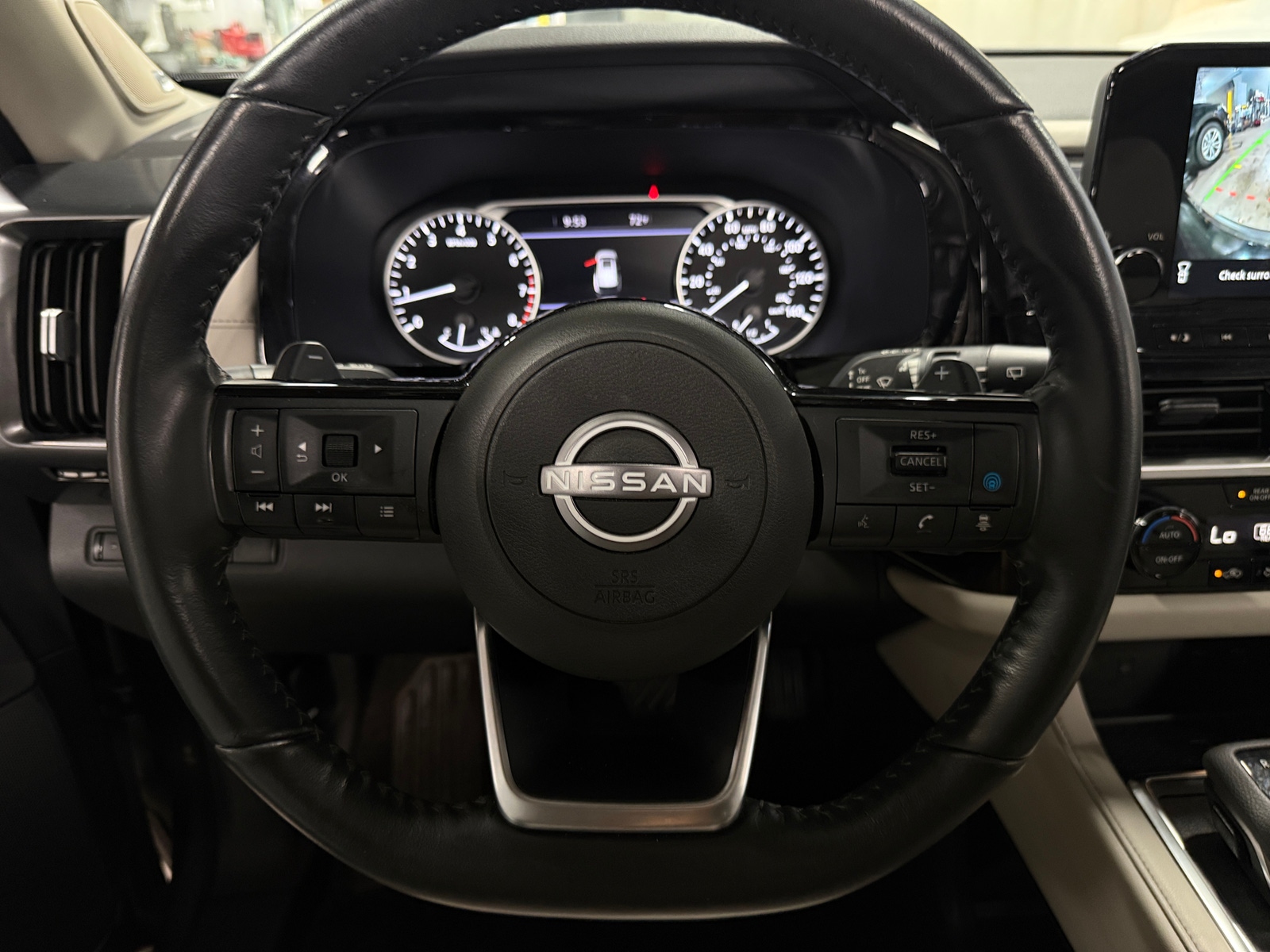 Thumbnail: 2023 Nissan Pathfinder - 4