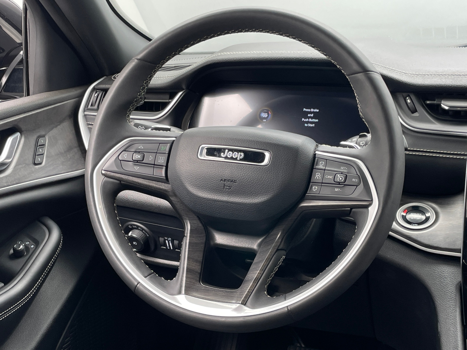 Thumbnail: 2024 Jeep Grand Cherokee - 4