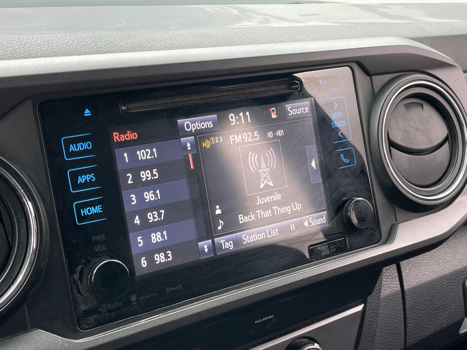 Thumbnail: 2019 Toyota Tacoma - 4