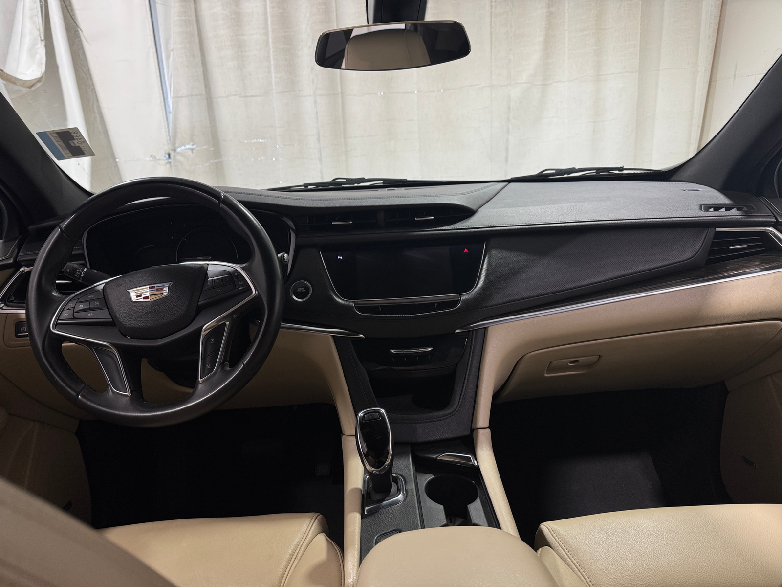 Thumbnail: 2017 Cadillac XT5 - 2