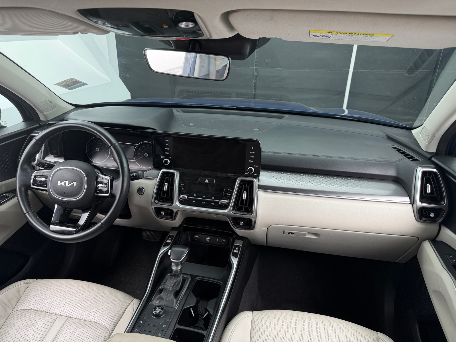 Thumbnail: 2023 Kia Sorento - 2