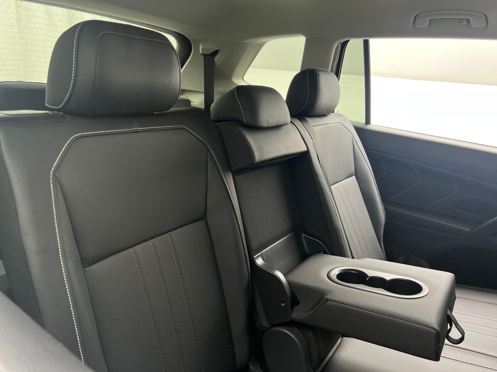 Thumbnail: 2023 Volkswagen Tiguan - 5