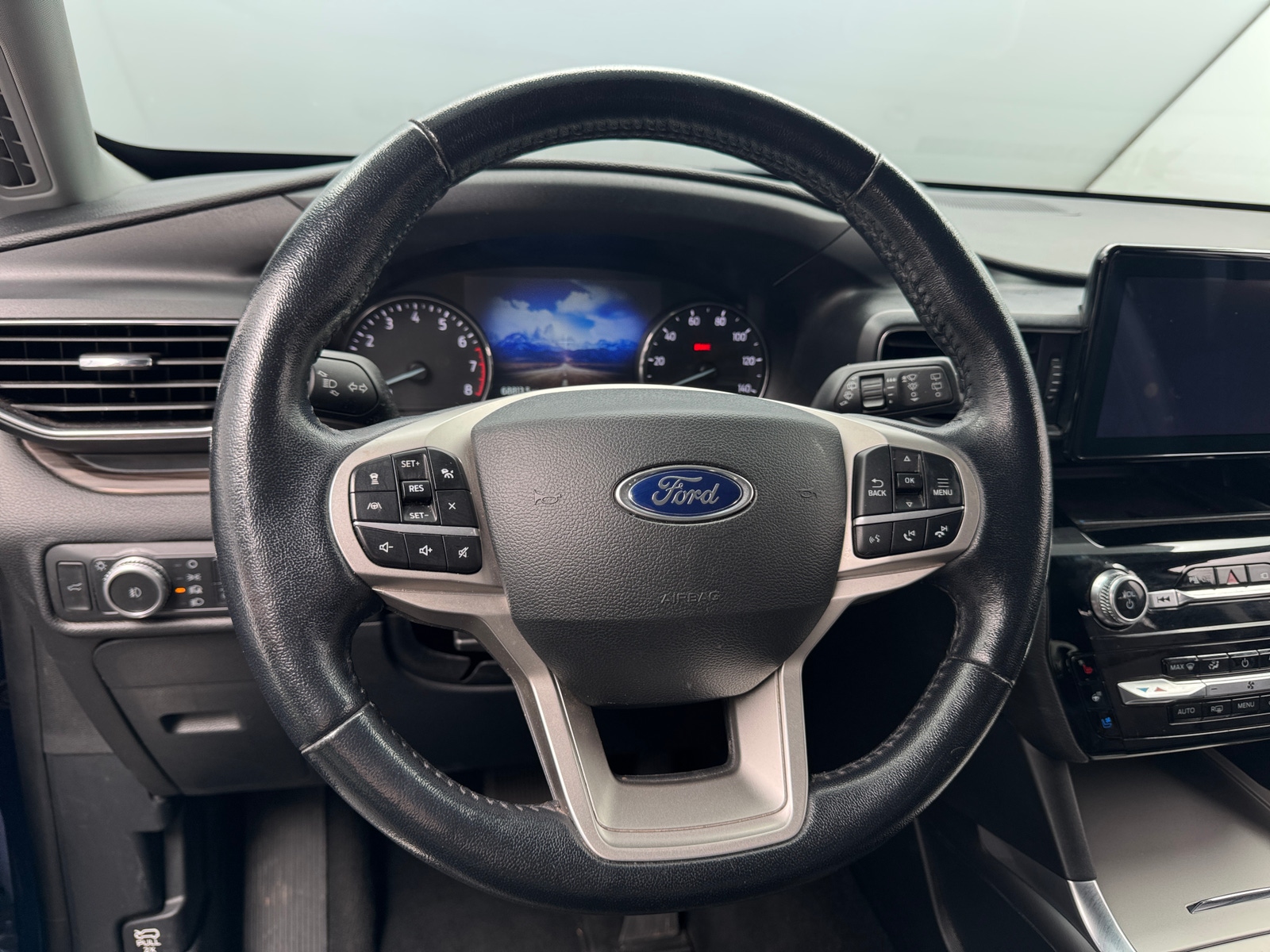Thumbnail: 2022 Ford Explorer - 4
