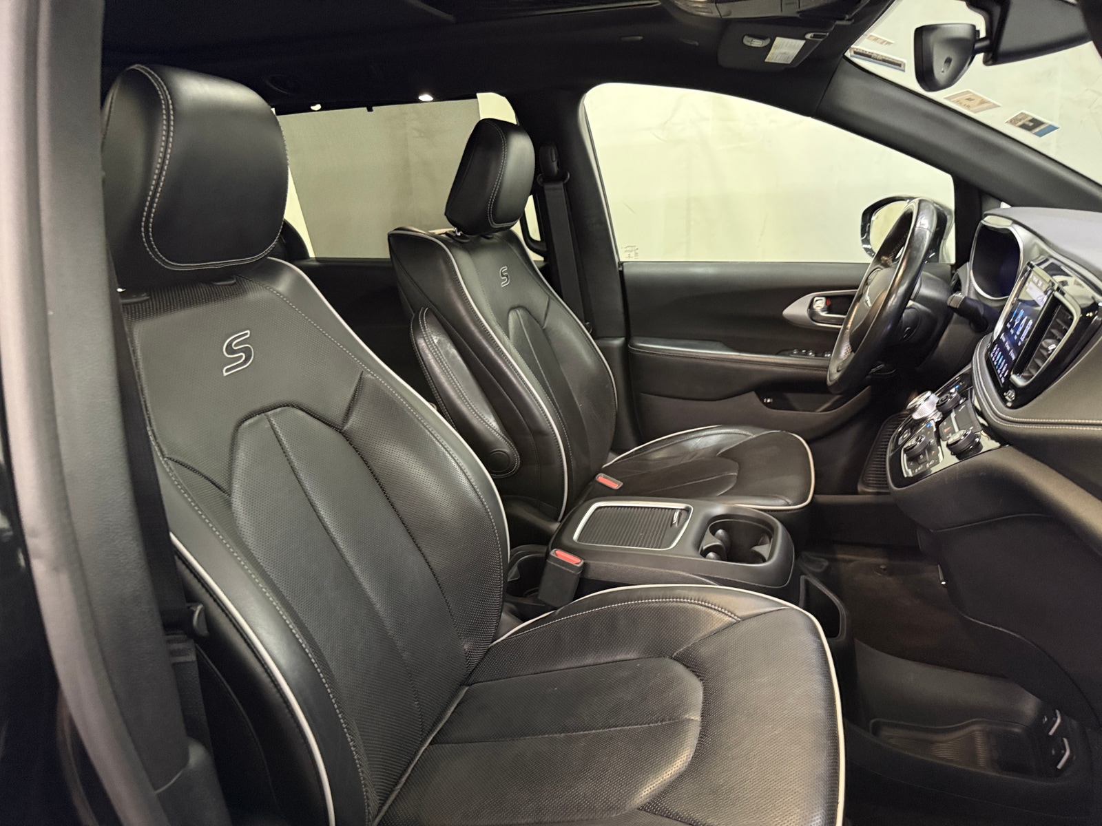 Thumbnail: 2019 Chrysler Pacifica - 2