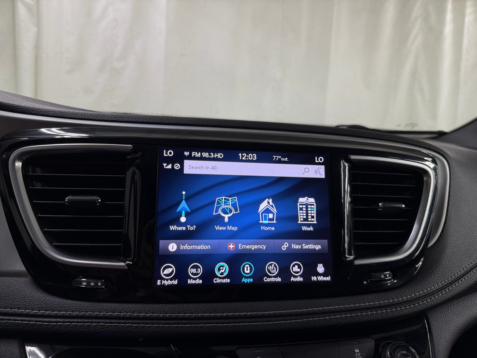 Thumbnail: 2019 Chrysler Pacifica - 4