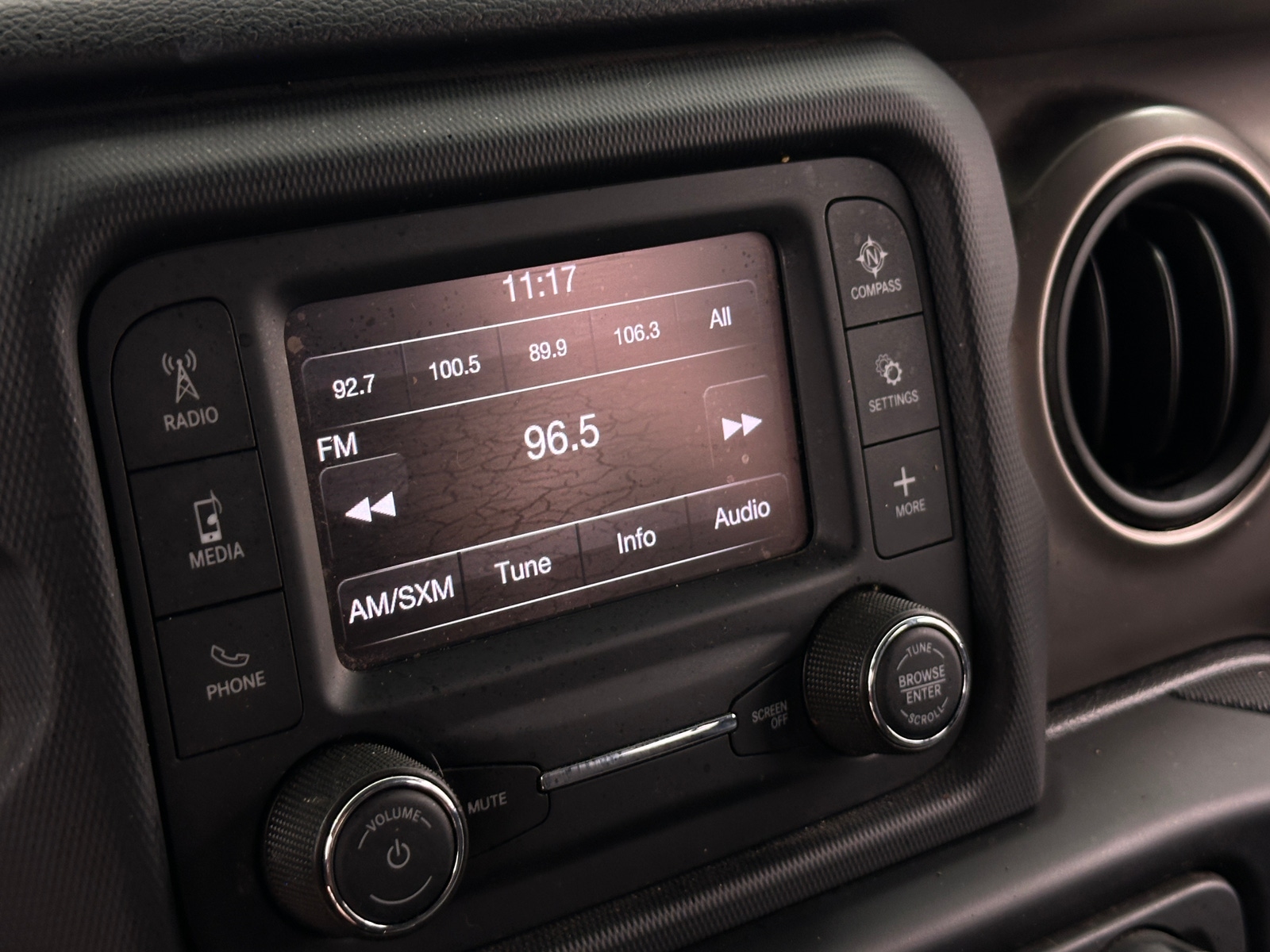 Thumbnail: 2020 Jeep Gladiator - 4