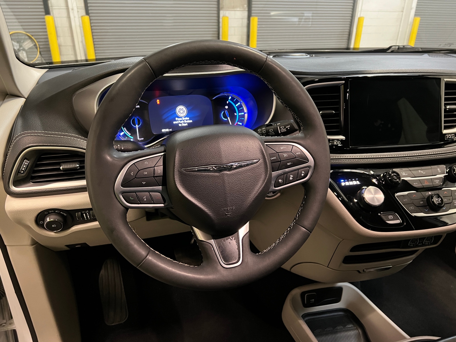 Thumbnail: 2024 Chrysler Pacifica - 4
