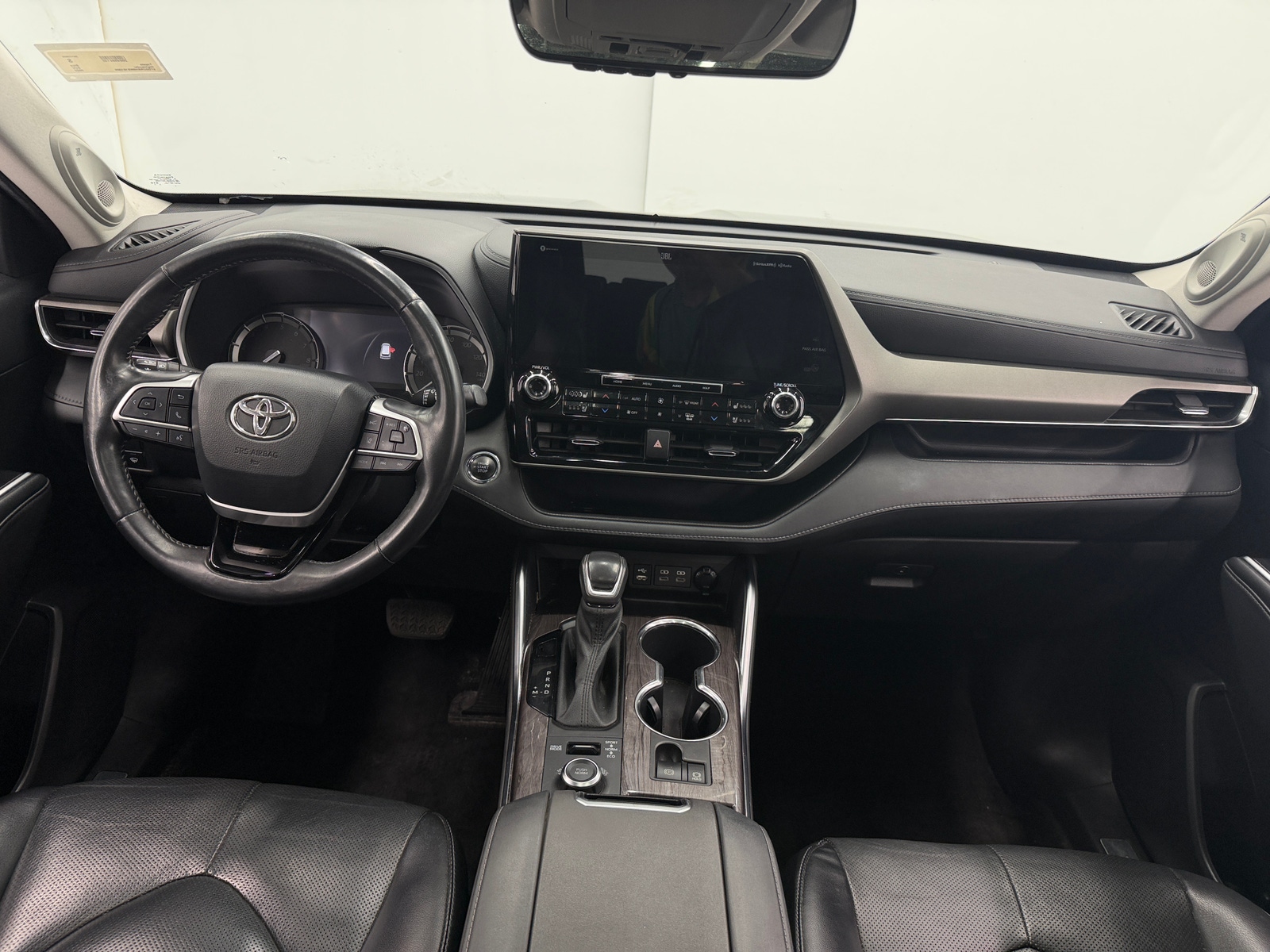Thumbnail: 2022 Toyota Highlander - 2