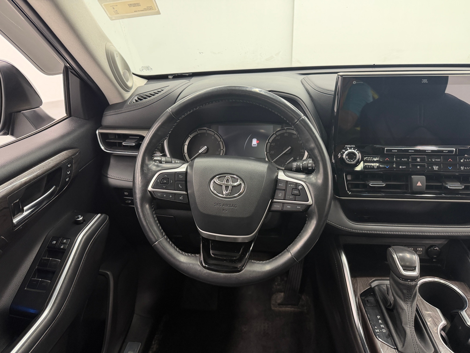 Thumbnail: 2022 Toyota Highlander - 4
