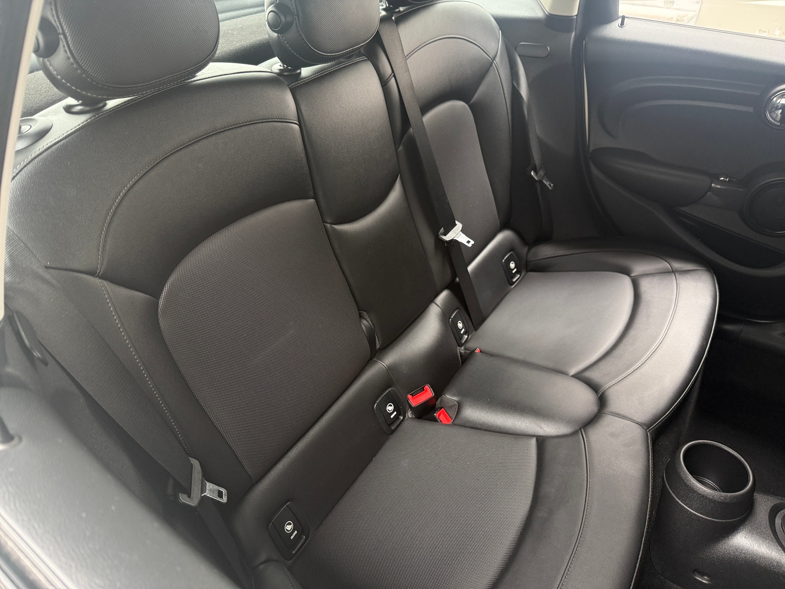 Thumbnail: 2016 MINI Cooper Hardtop - 5